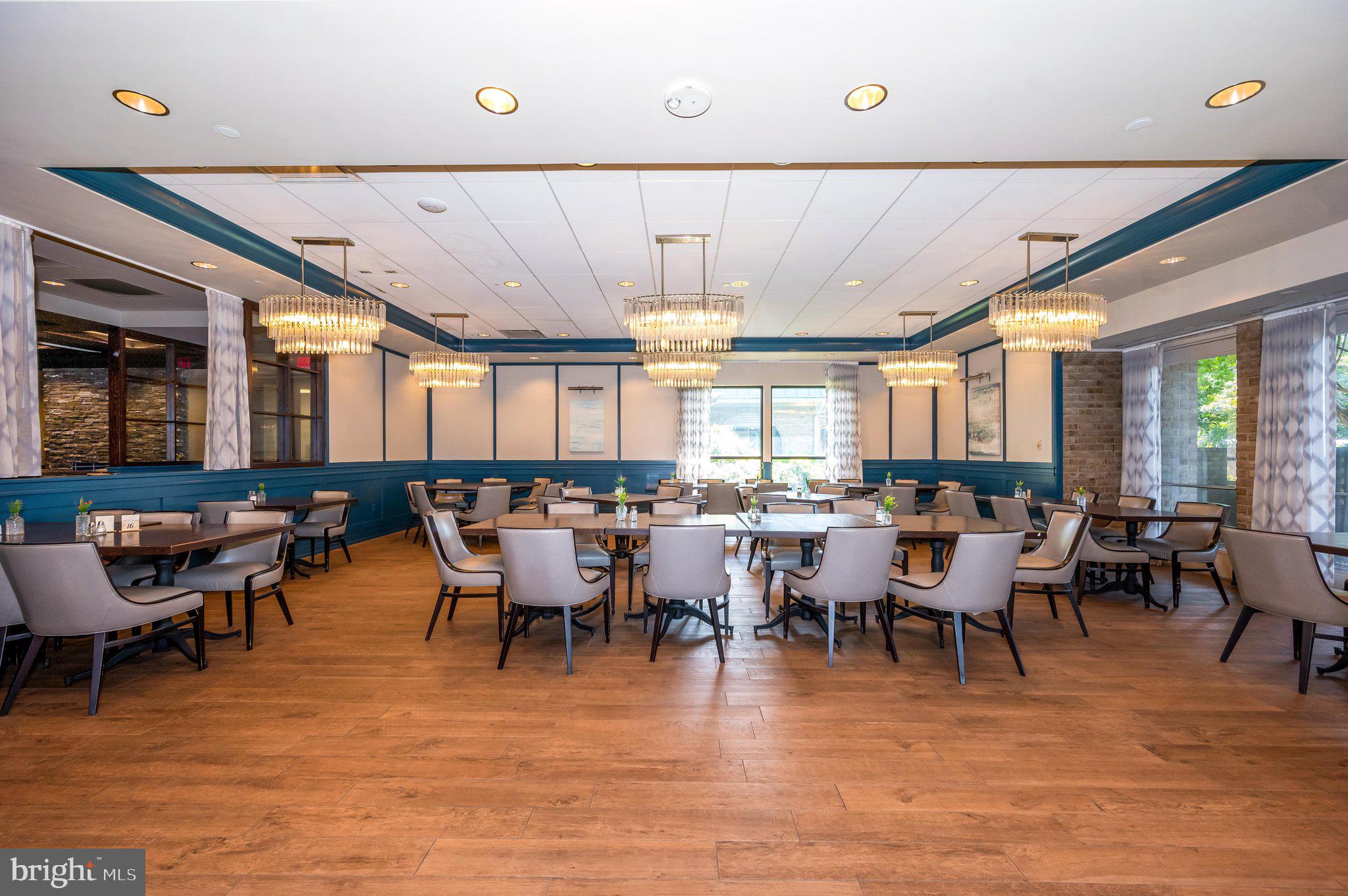 TURNBERRY COURTS AT LEIS - Residential