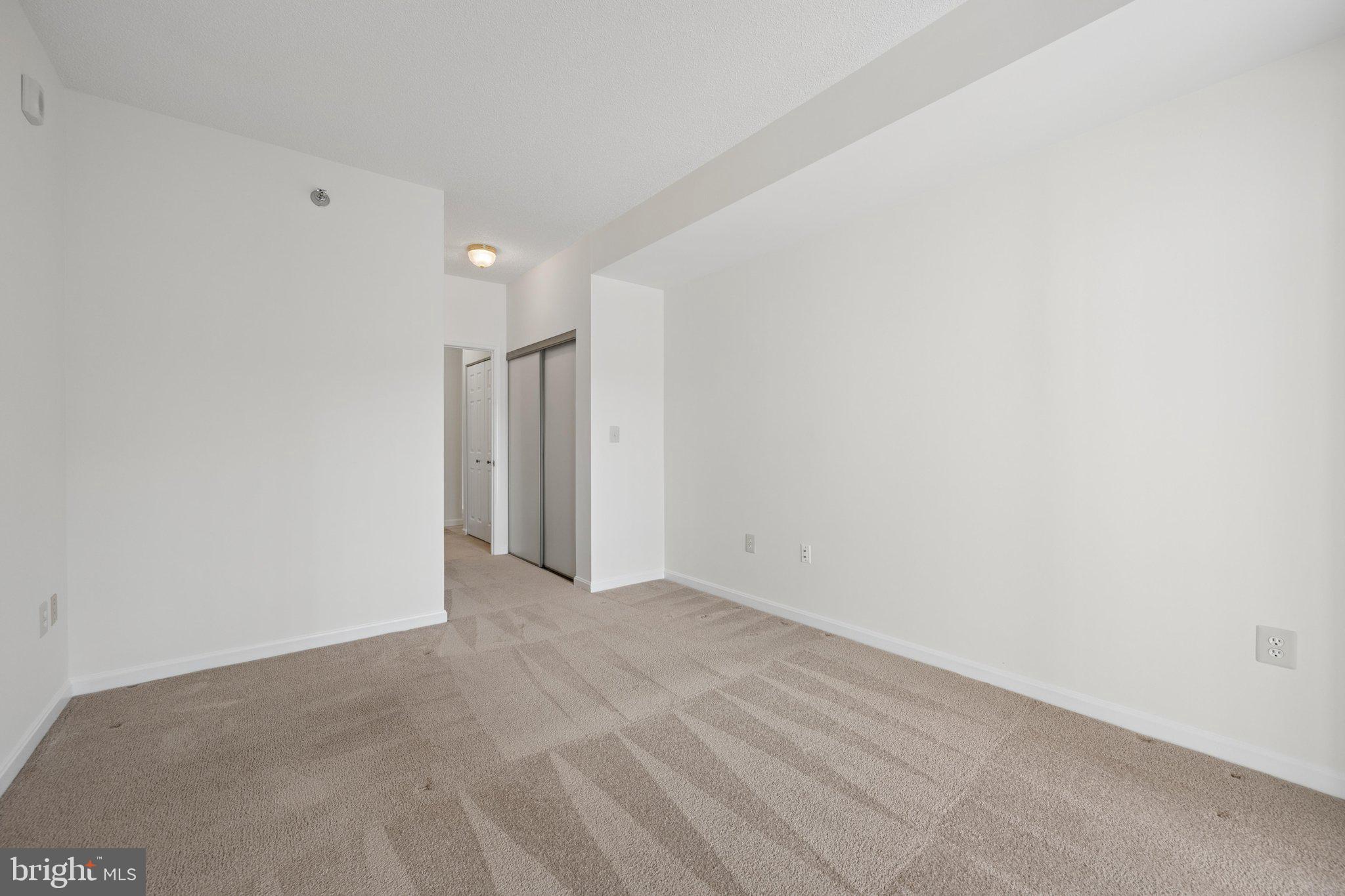 TURNBERRY COURTS AT LEIS - Residential