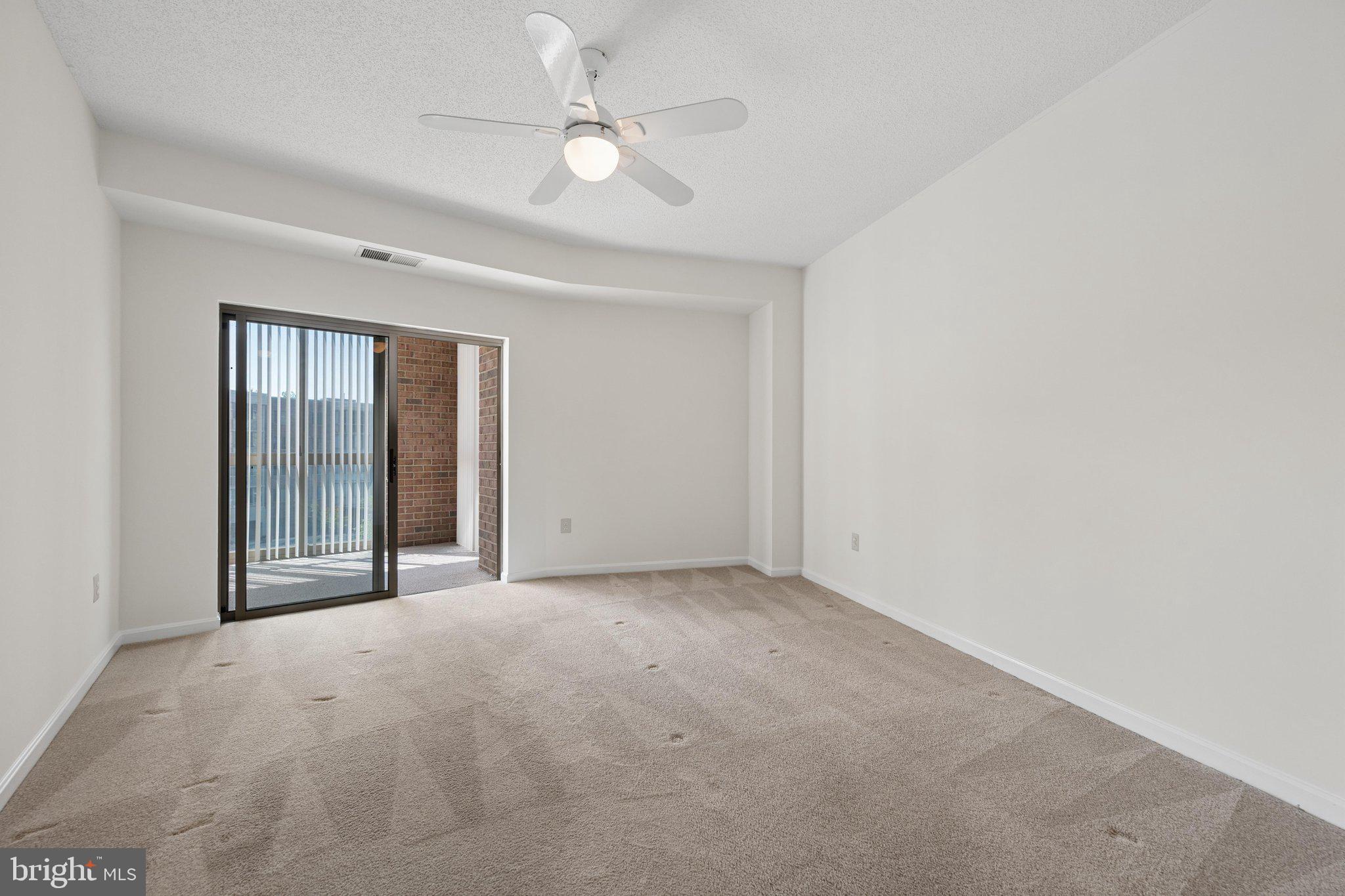 TURNBERRY COURTS AT LEIS - Residential