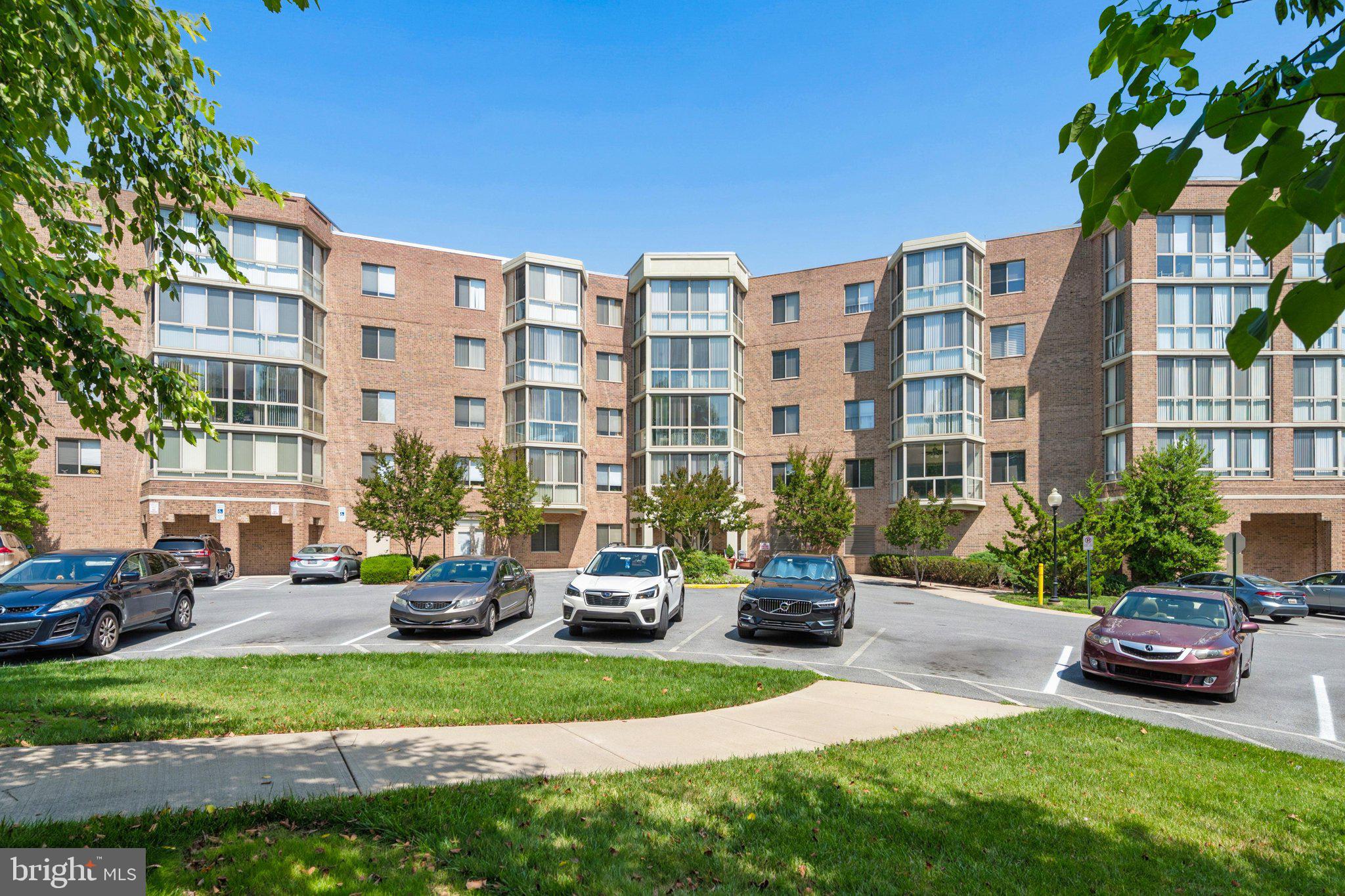 TURNBERRY COURTS AT LEIS - Residential