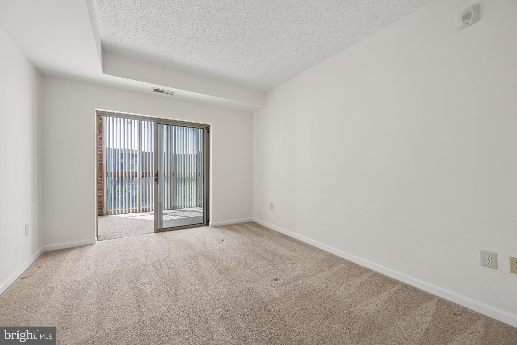 TURNBERRY COURTS AT LEIS - Residential