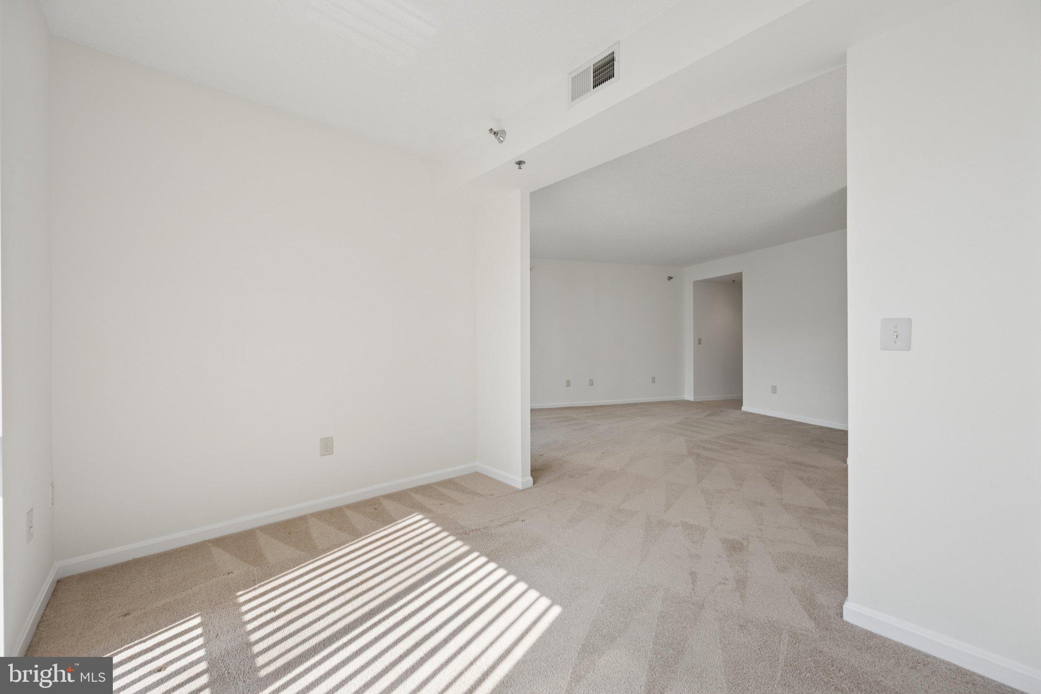 TURNBERRY COURTS AT LEIS - Residential