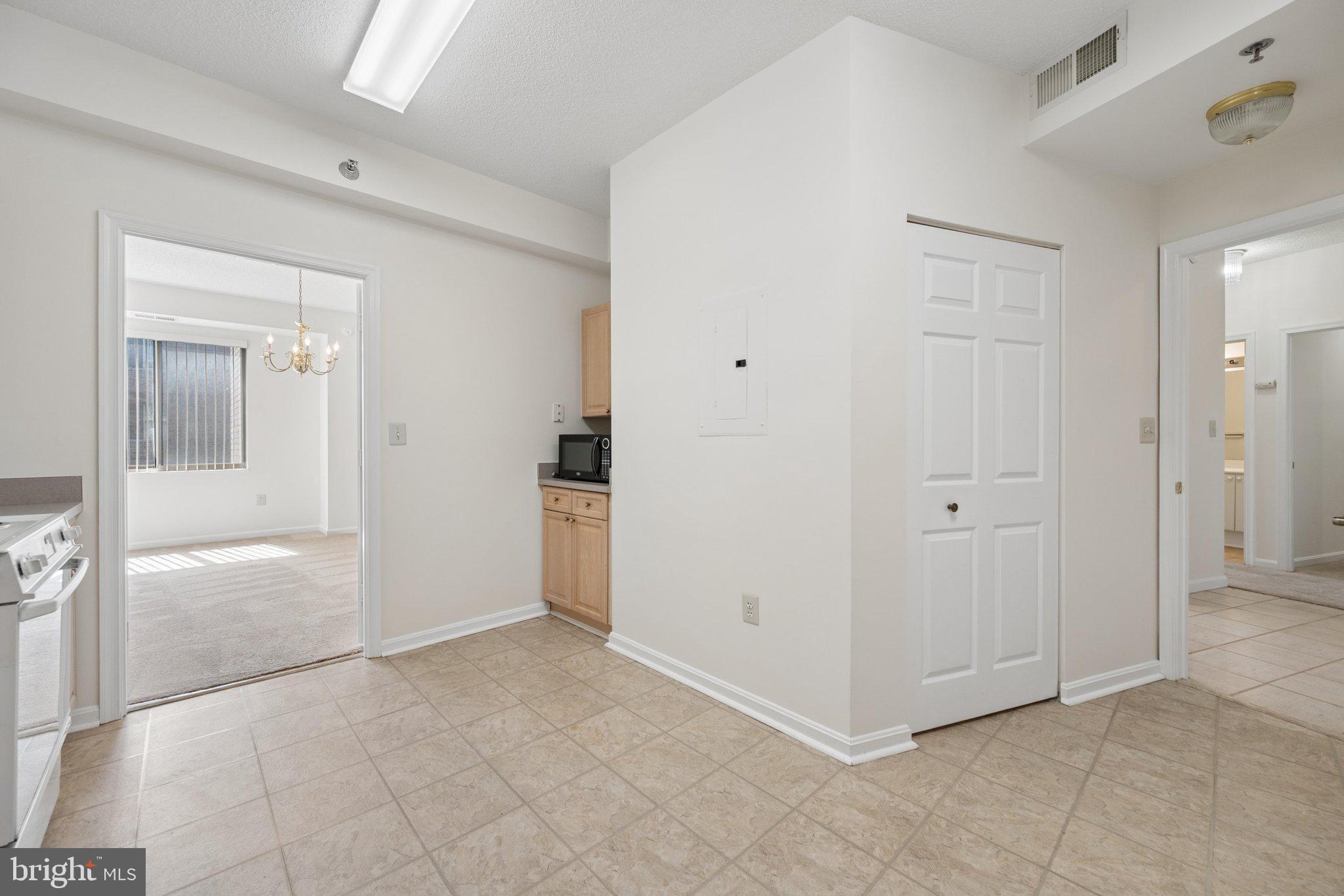 TURNBERRY COURTS AT LEIS - Residential
