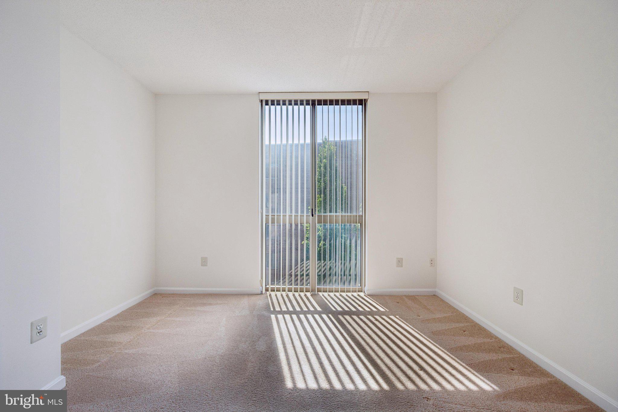 TURNBERRY COURTS AT LEIS - Residential