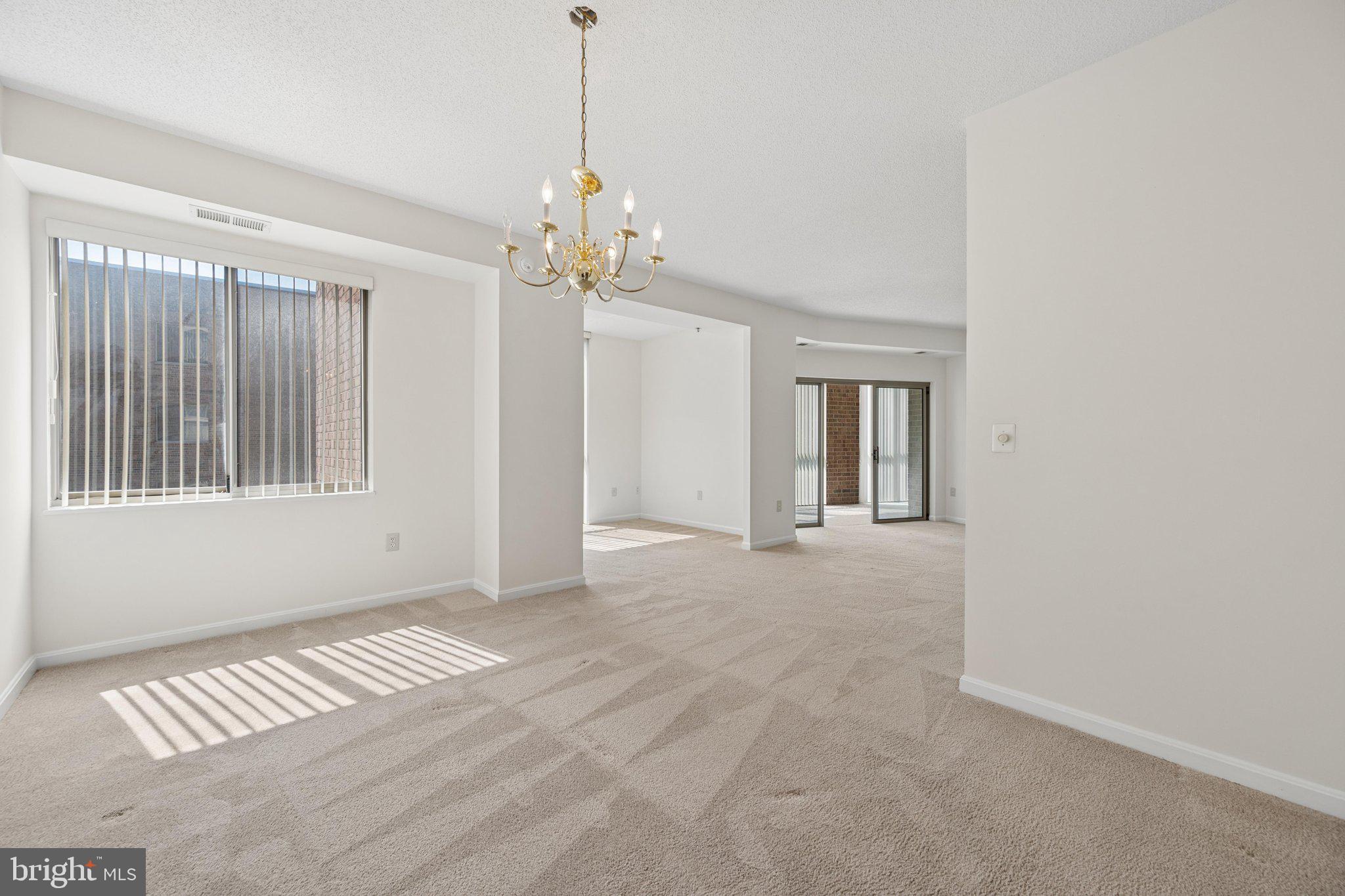 TURNBERRY COURTS AT LEIS - Residential