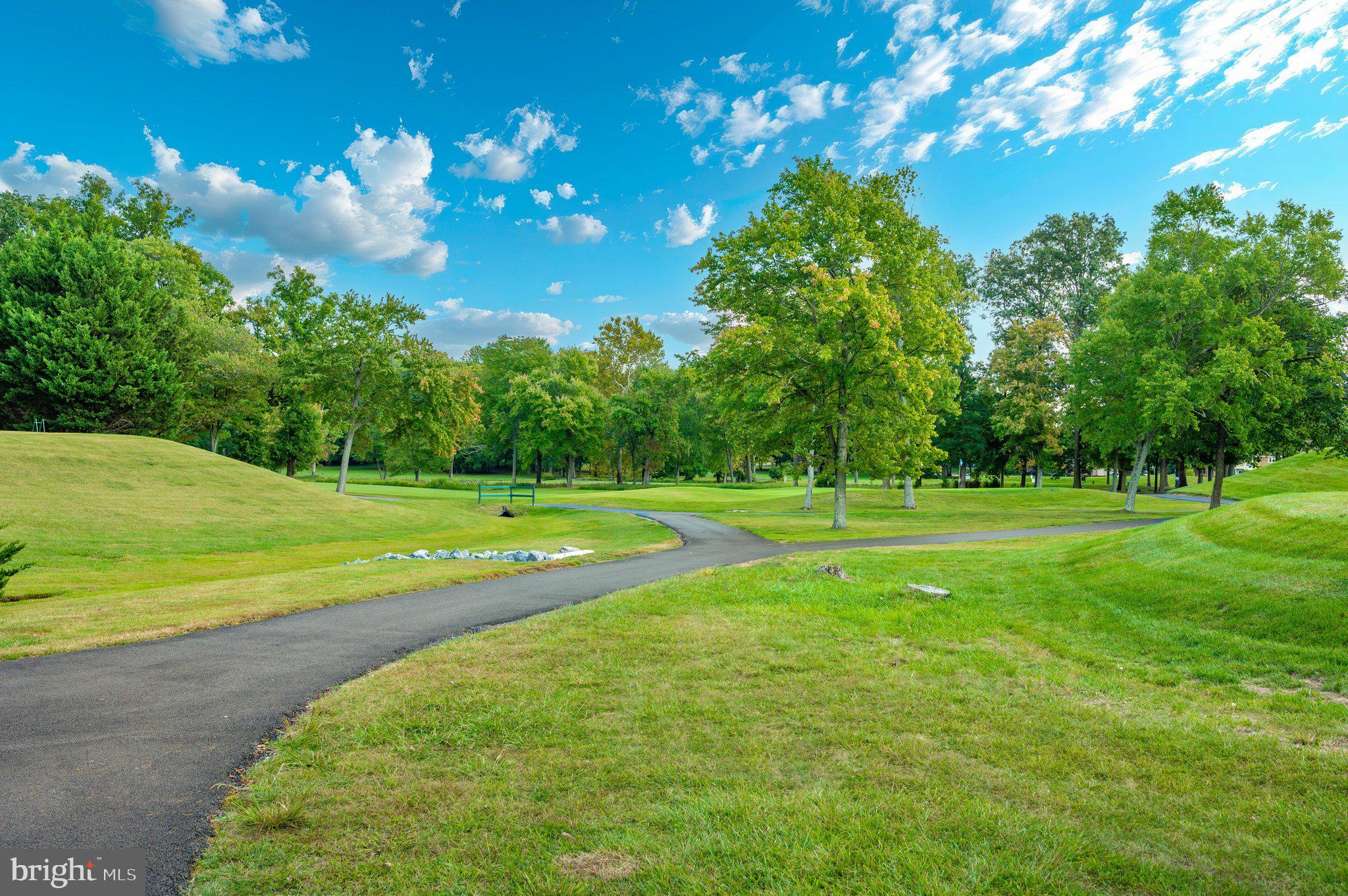 TURNBERRY COURTS AT LEIS - Residential