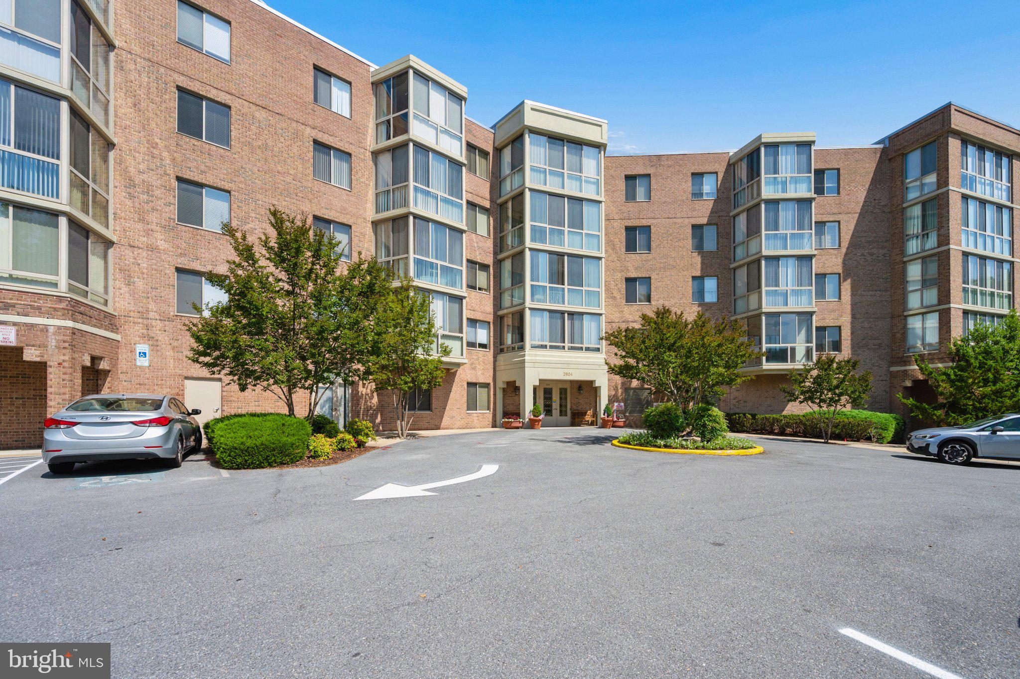 TURNBERRY COURTS AT LEIS - Residential