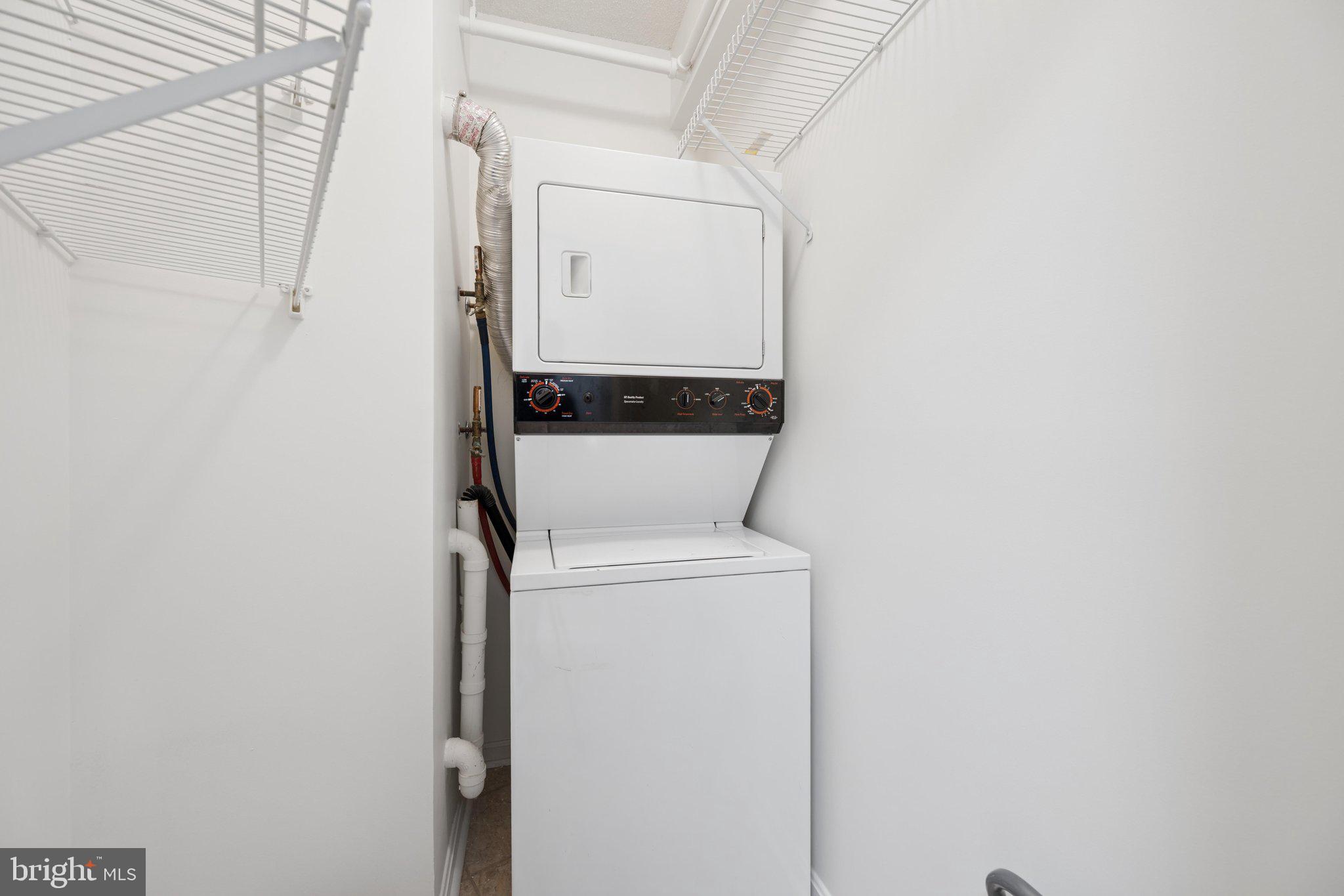 TURNBERRY COURTS AT LEIS - Residential