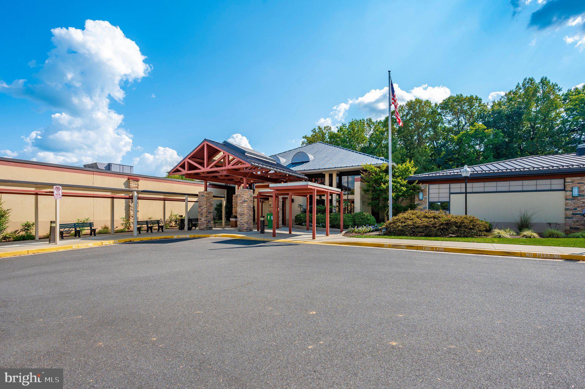 TURNBERRY COURTS AT LEIS - Residential