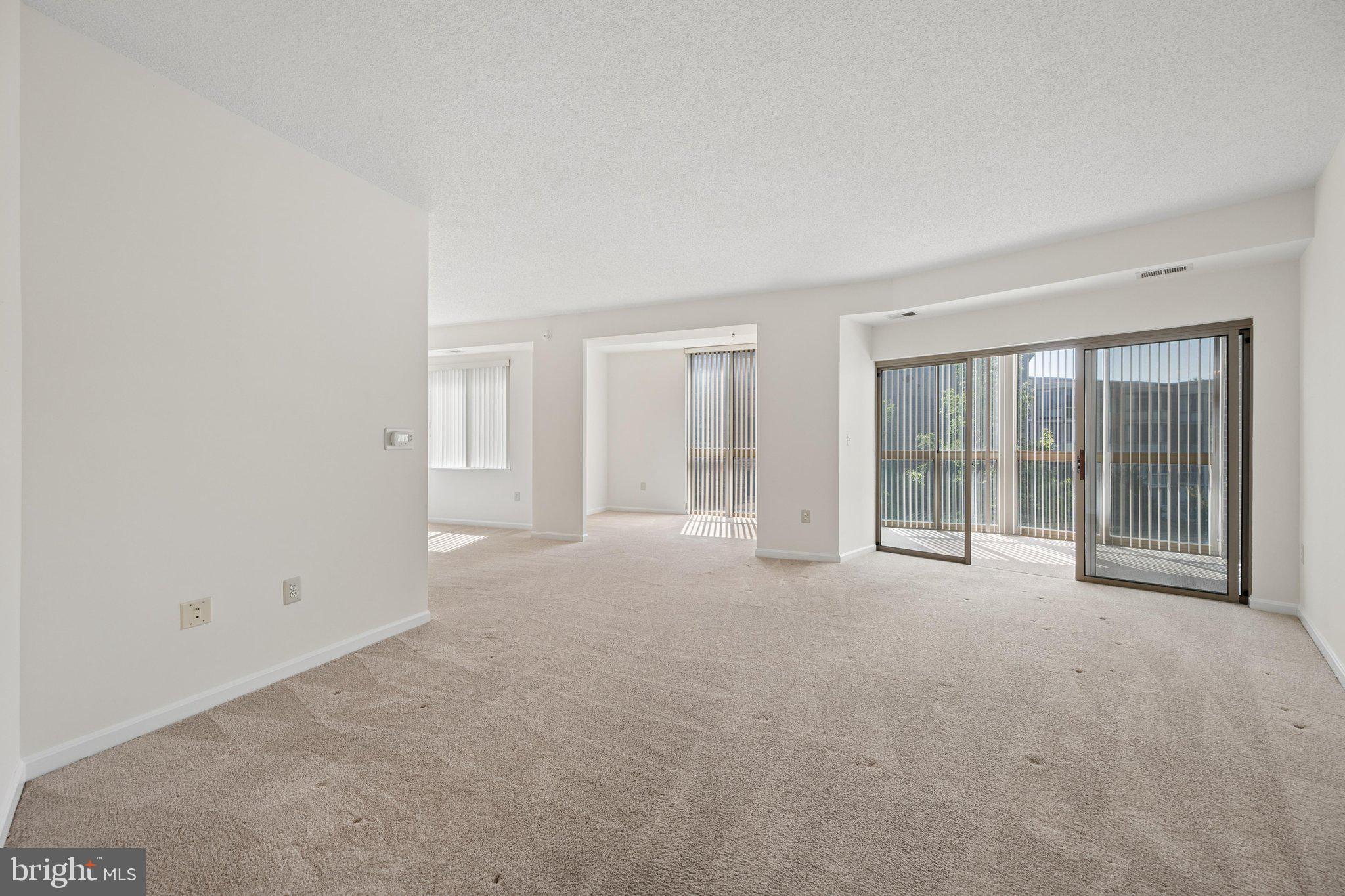 TURNBERRY COURTS AT LEIS - Residential