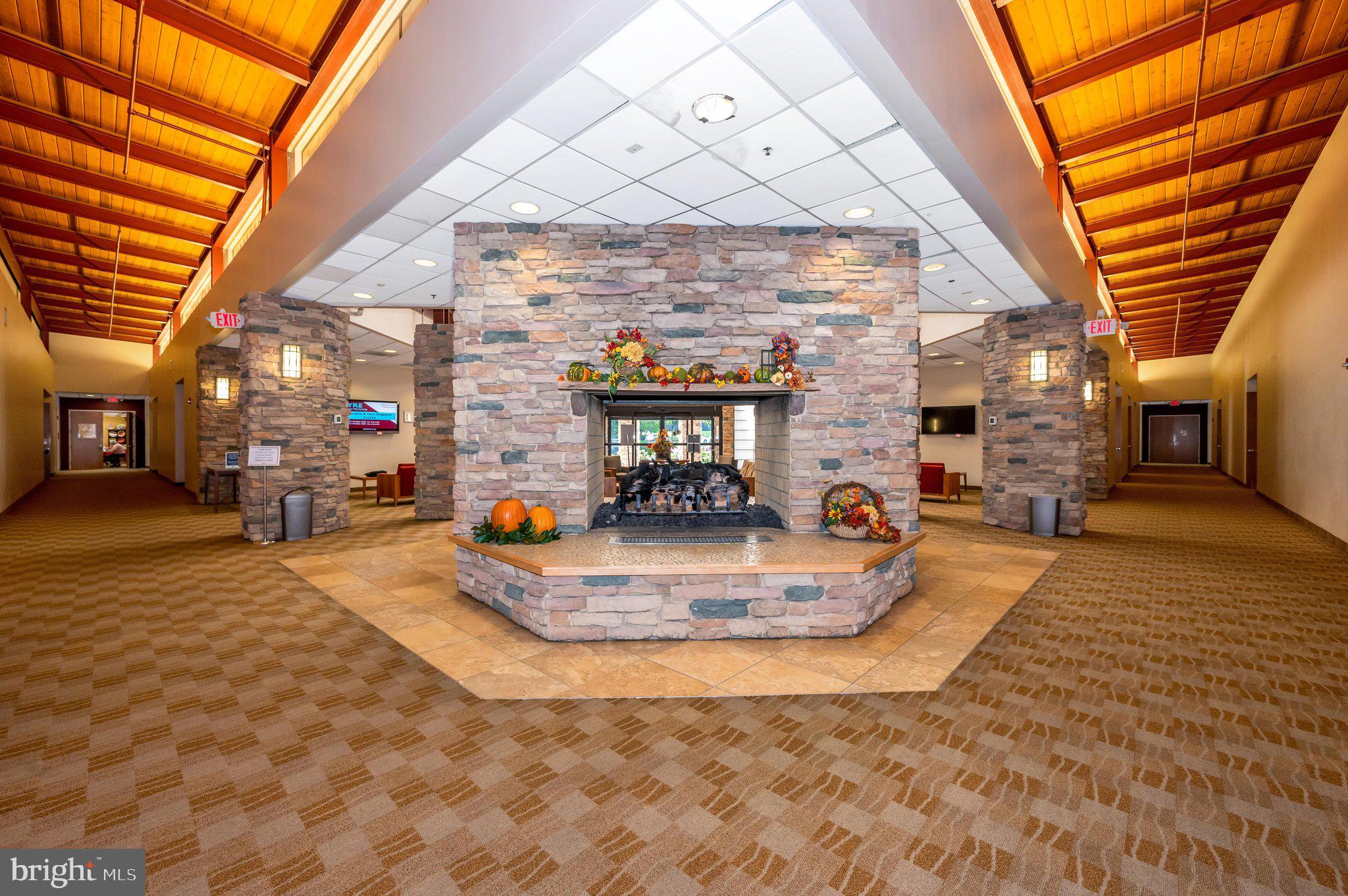 TURNBERRY COURTS AT LEIS - Residential