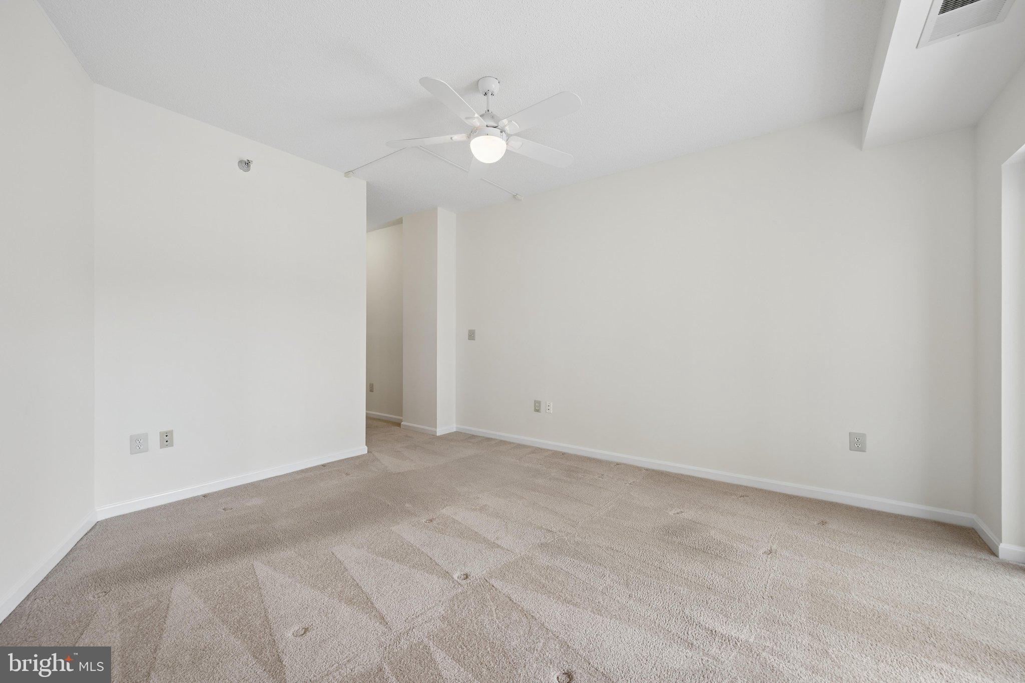 TURNBERRY COURTS AT LEIS - Residential