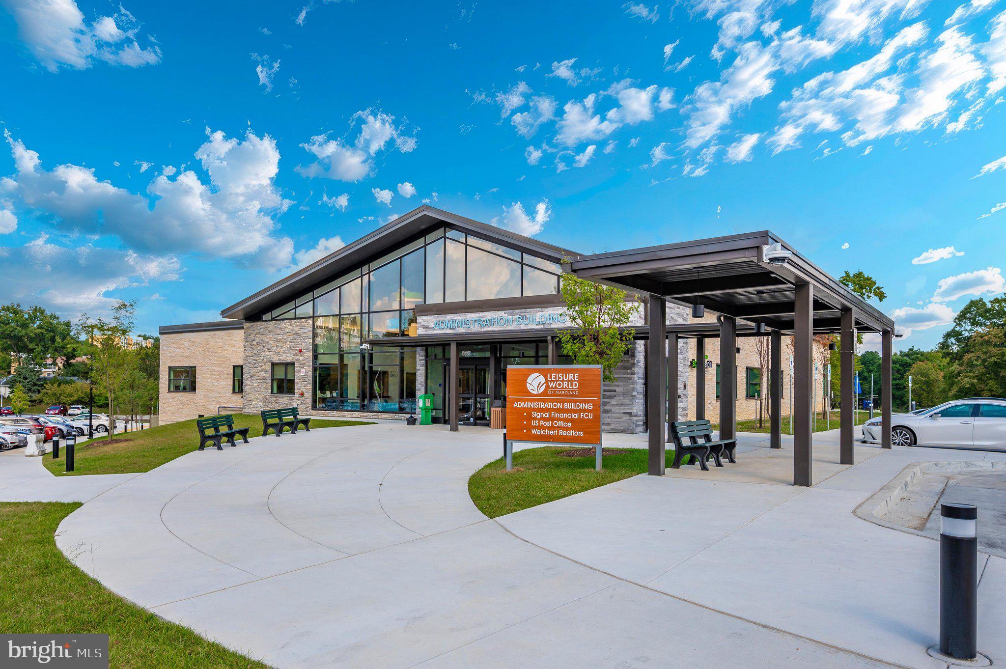 TURNBERRY COURTS AT LEIS - Residential