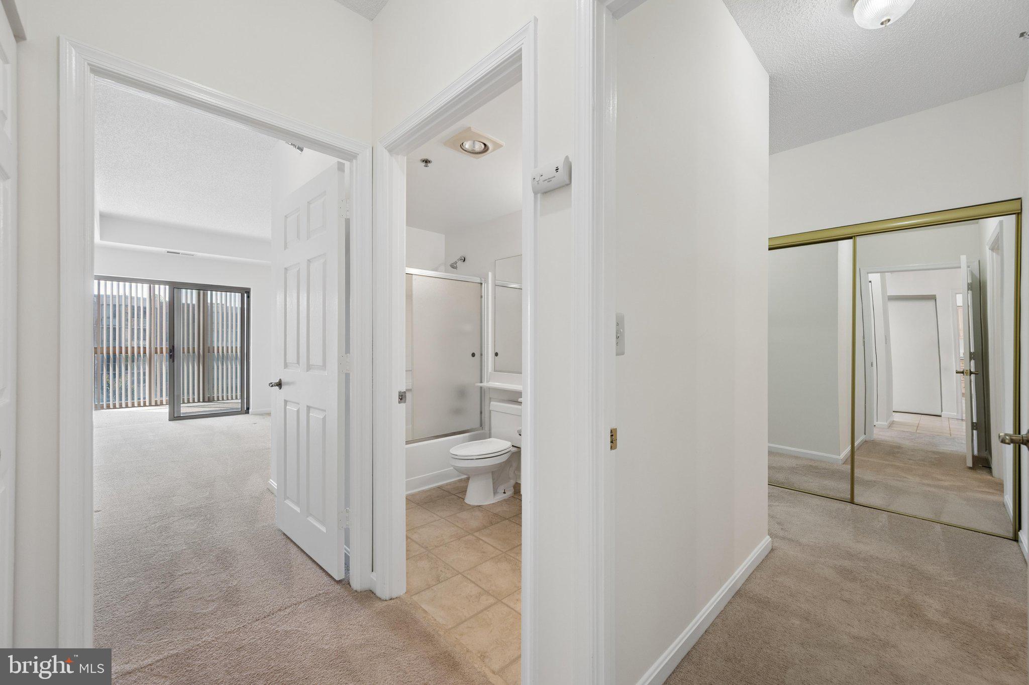 TURNBERRY COURTS AT LEIS - Residential