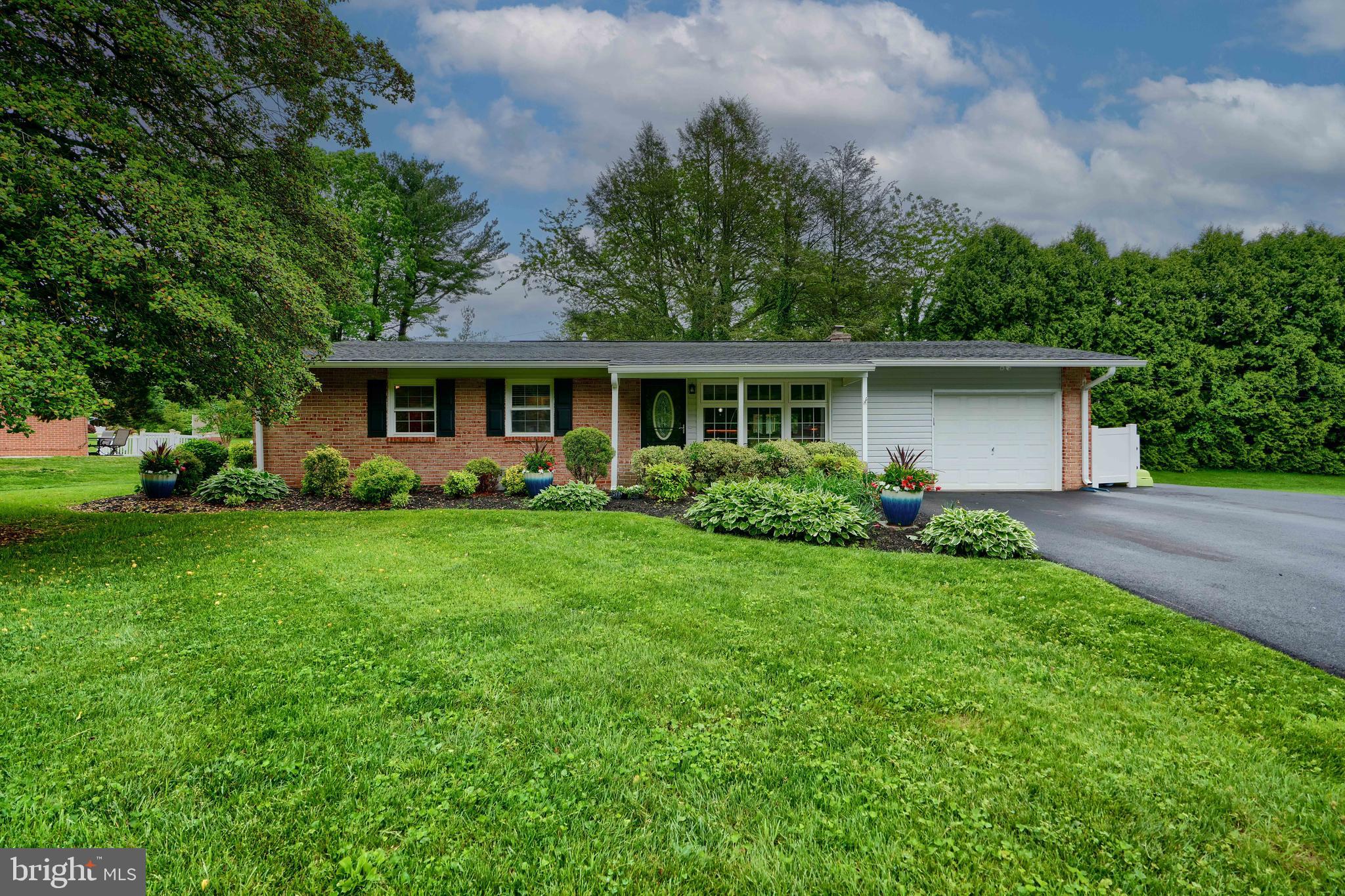 WAKEFIELD MEADOWS - Residential