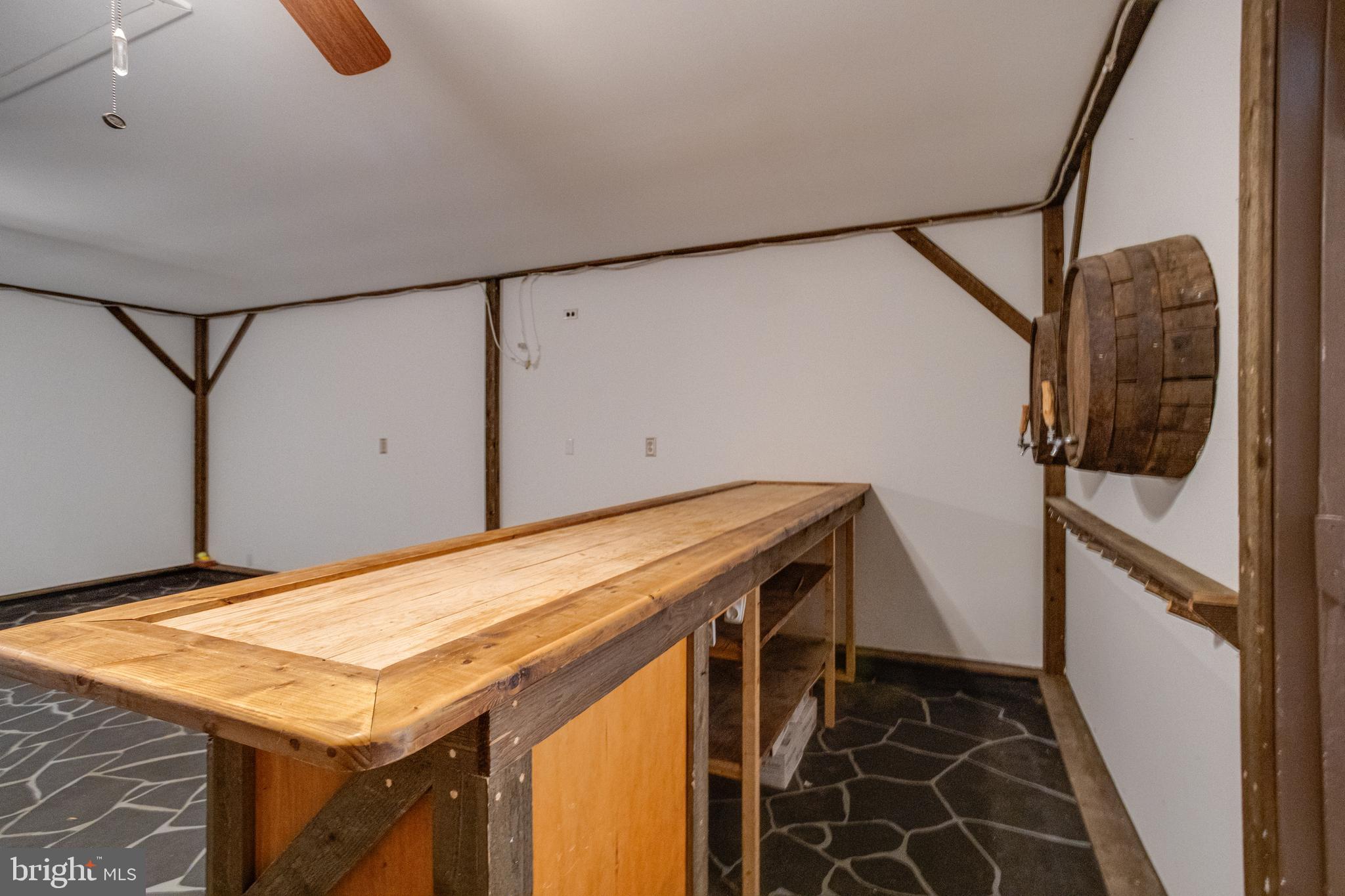 GOOSE HOLLOW - Residential