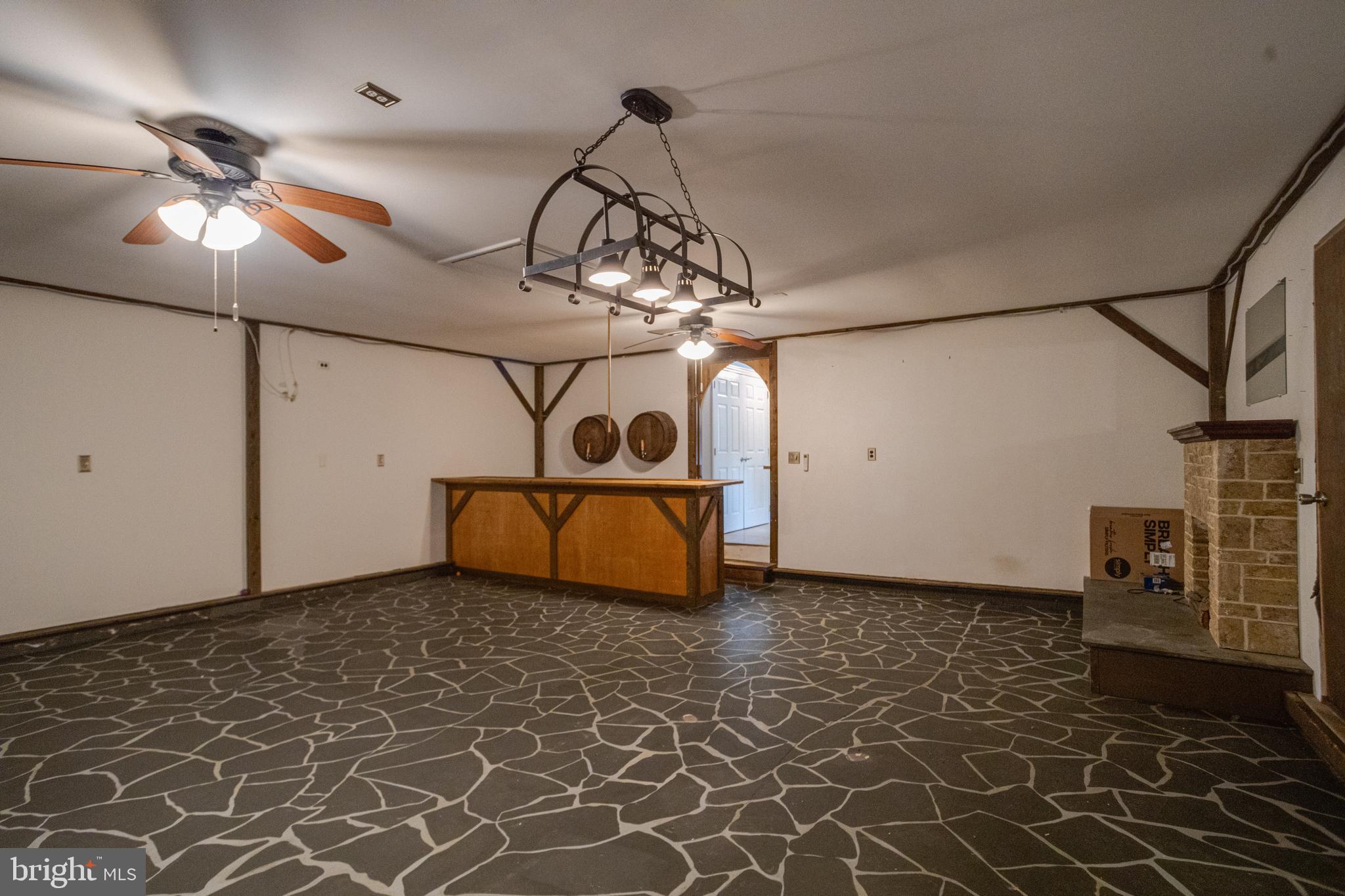GOOSE HOLLOW - Residential