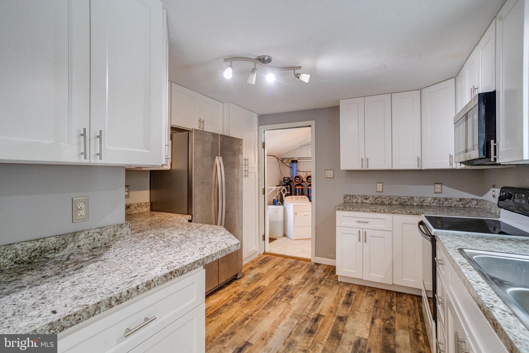 GOOSE HOLLOW - Residential