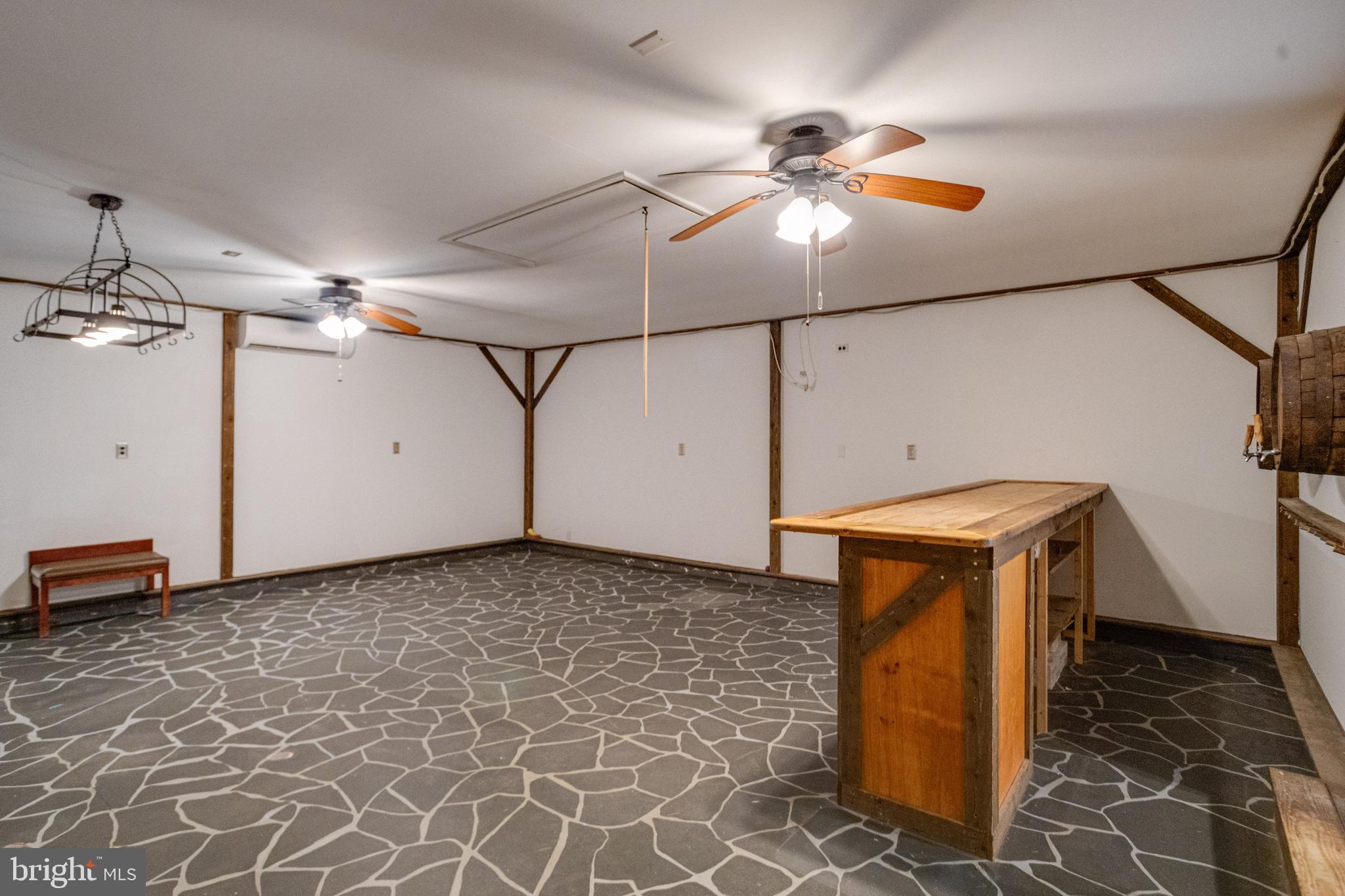 GOOSE HOLLOW - Residential