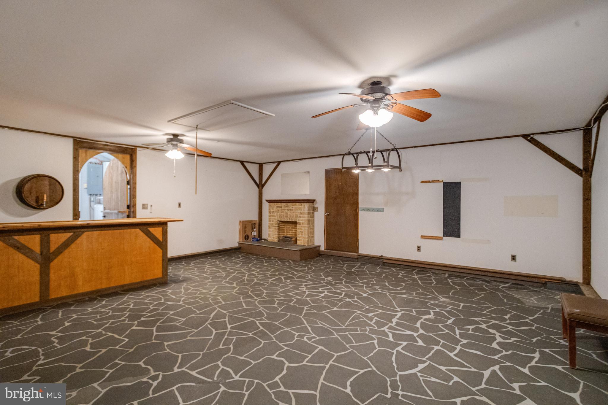 GOOSE HOLLOW - Residential