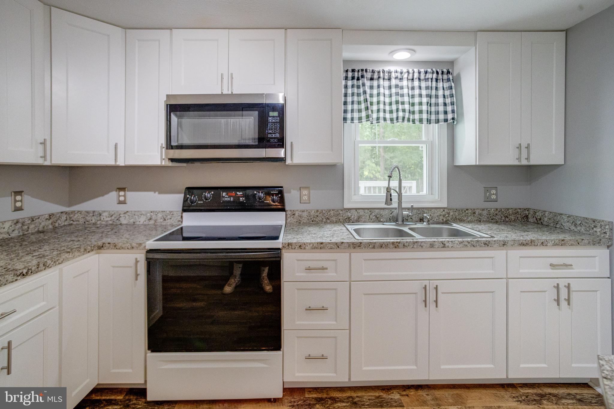 GOOSE HOLLOW - Residential
