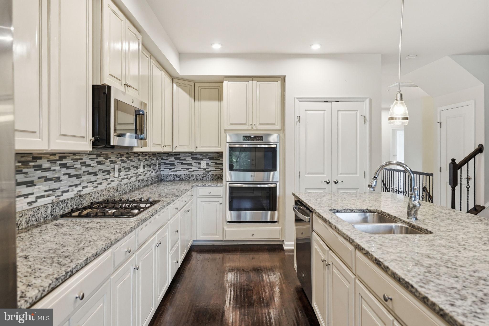 BRIARWOOD - Residential