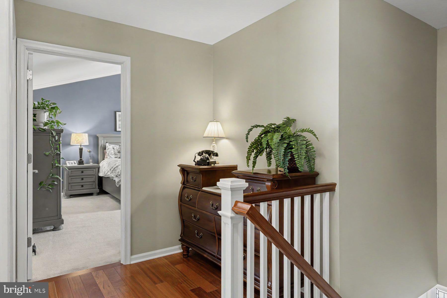 MAPLE KNOLL - Residential