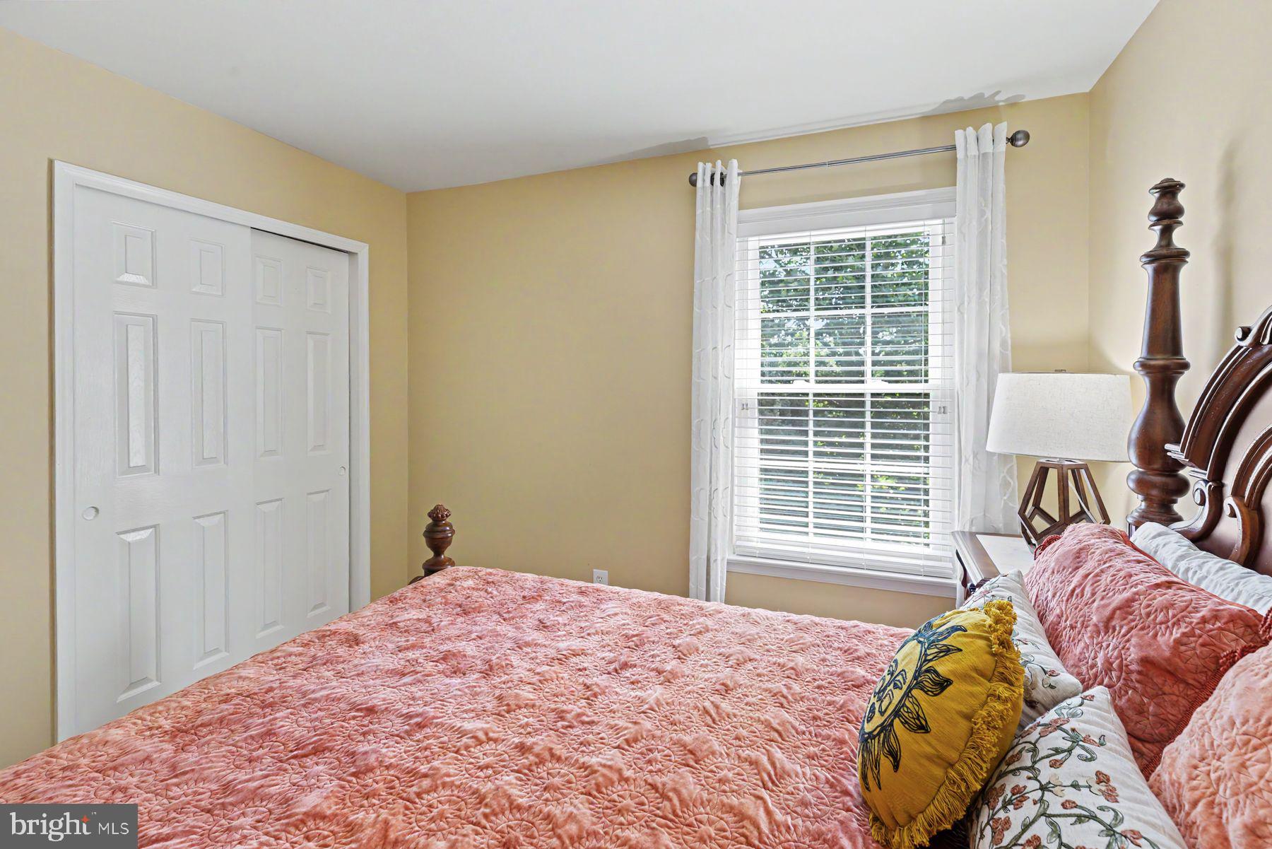 MAPLE KNOLL - Residential