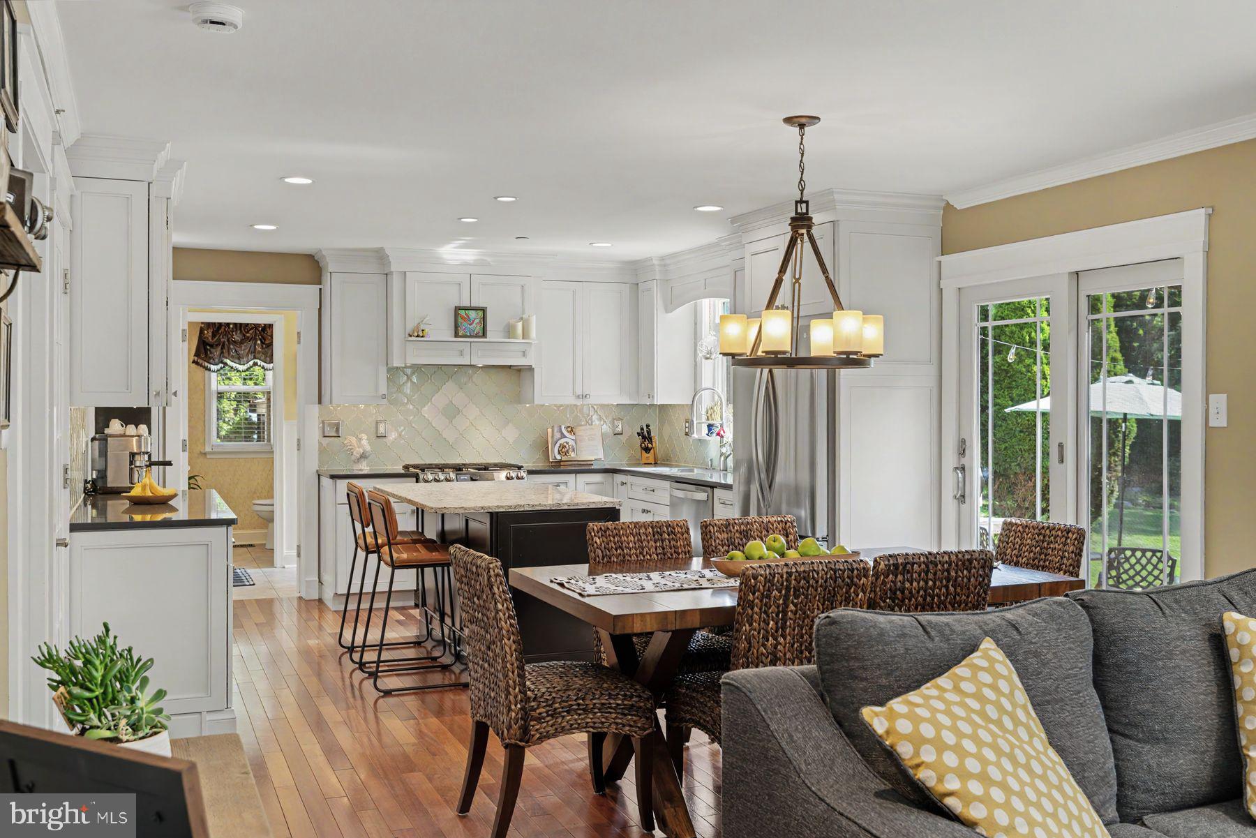 MAPLE KNOLL - Residential