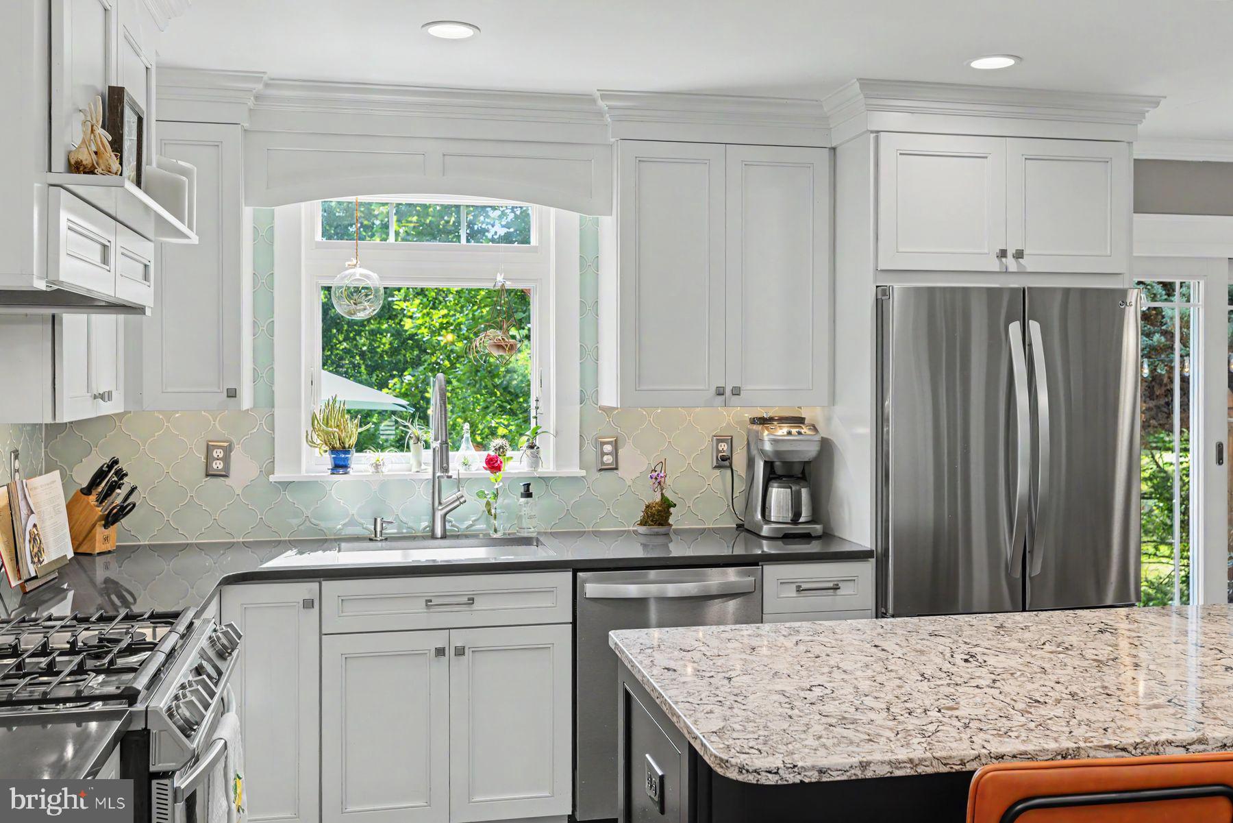 MAPLE KNOLL - Residential