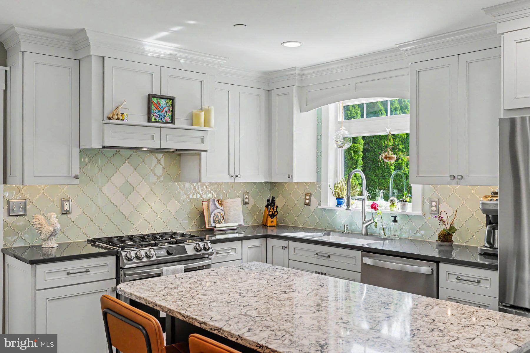 MAPLE KNOLL - Residential