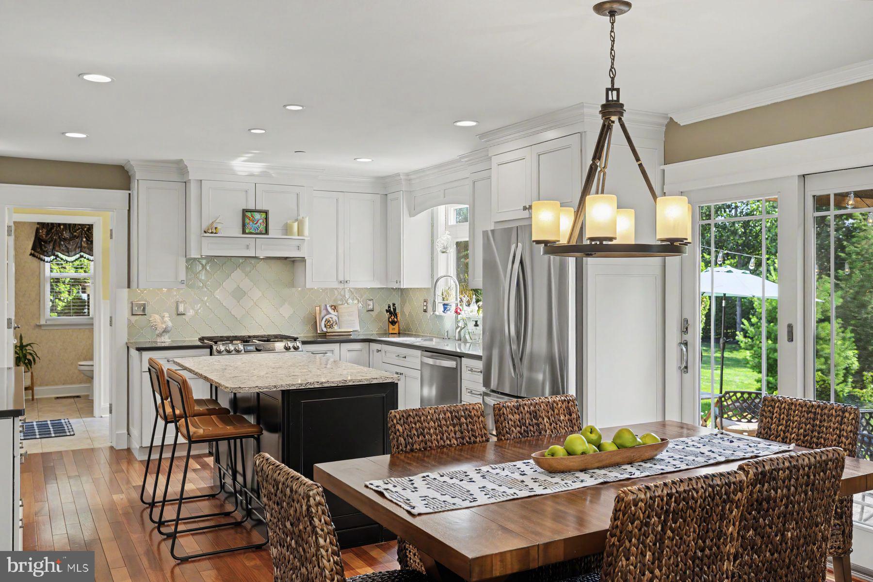 MAPLE KNOLL - Residential