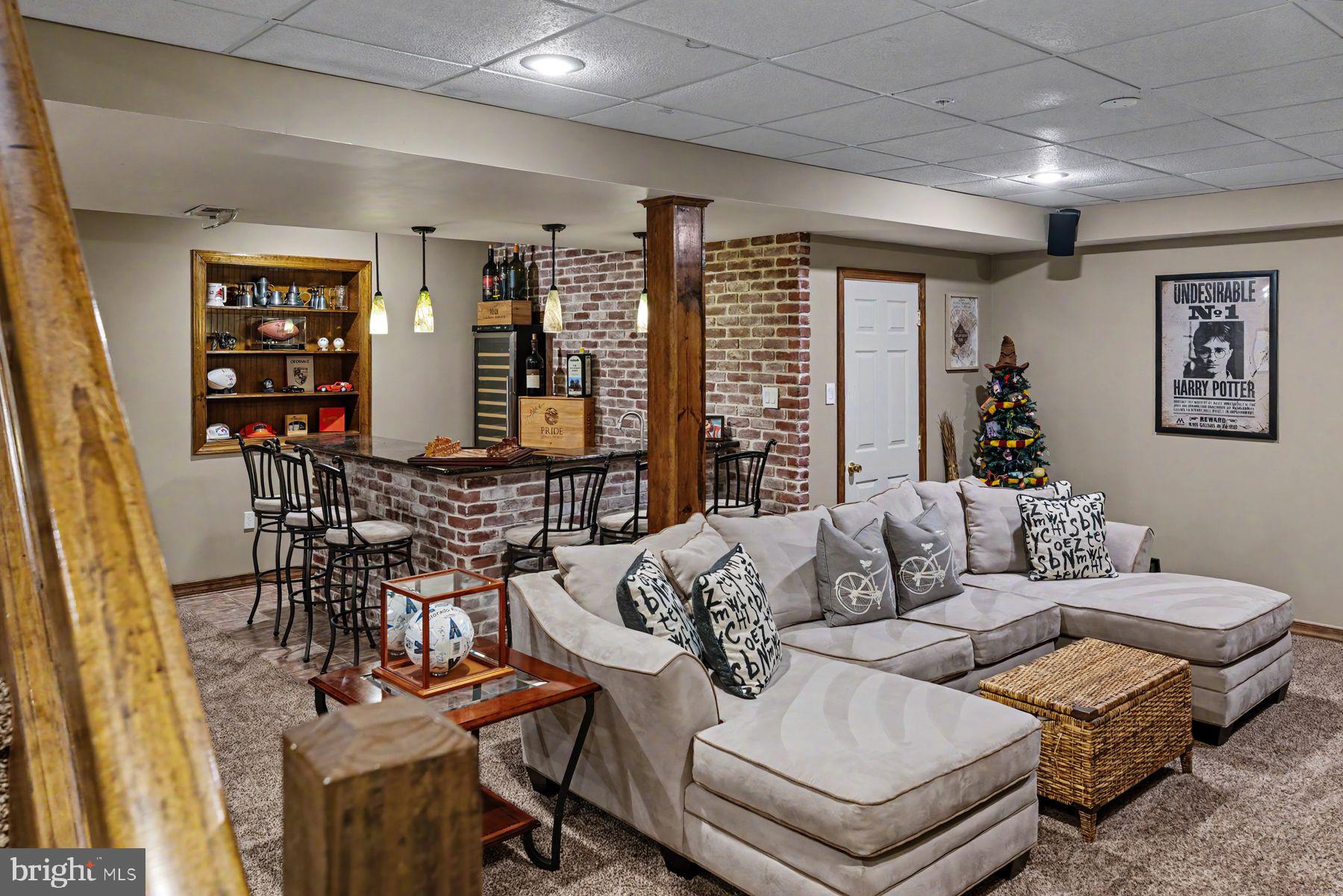 MAPLE KNOLL - Residential