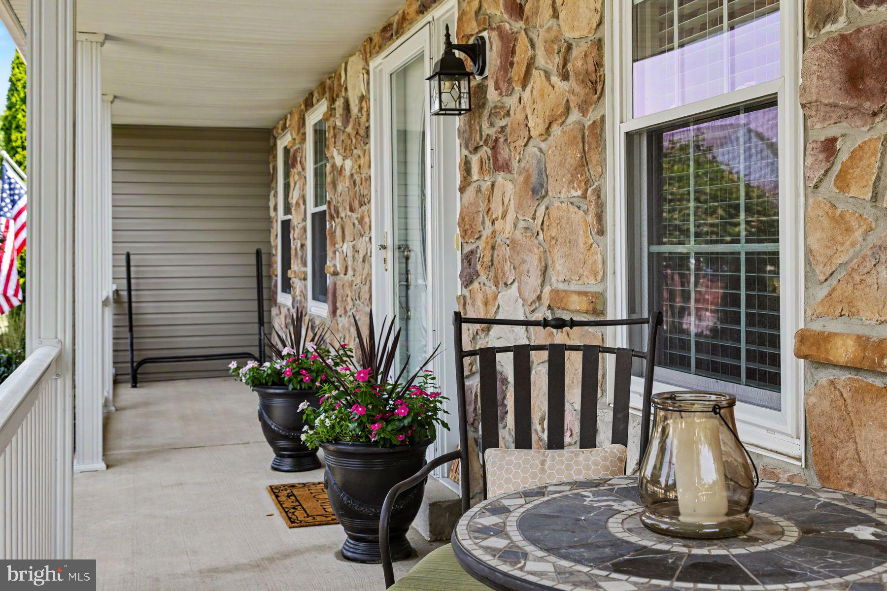 MAPLE KNOLL - Residential