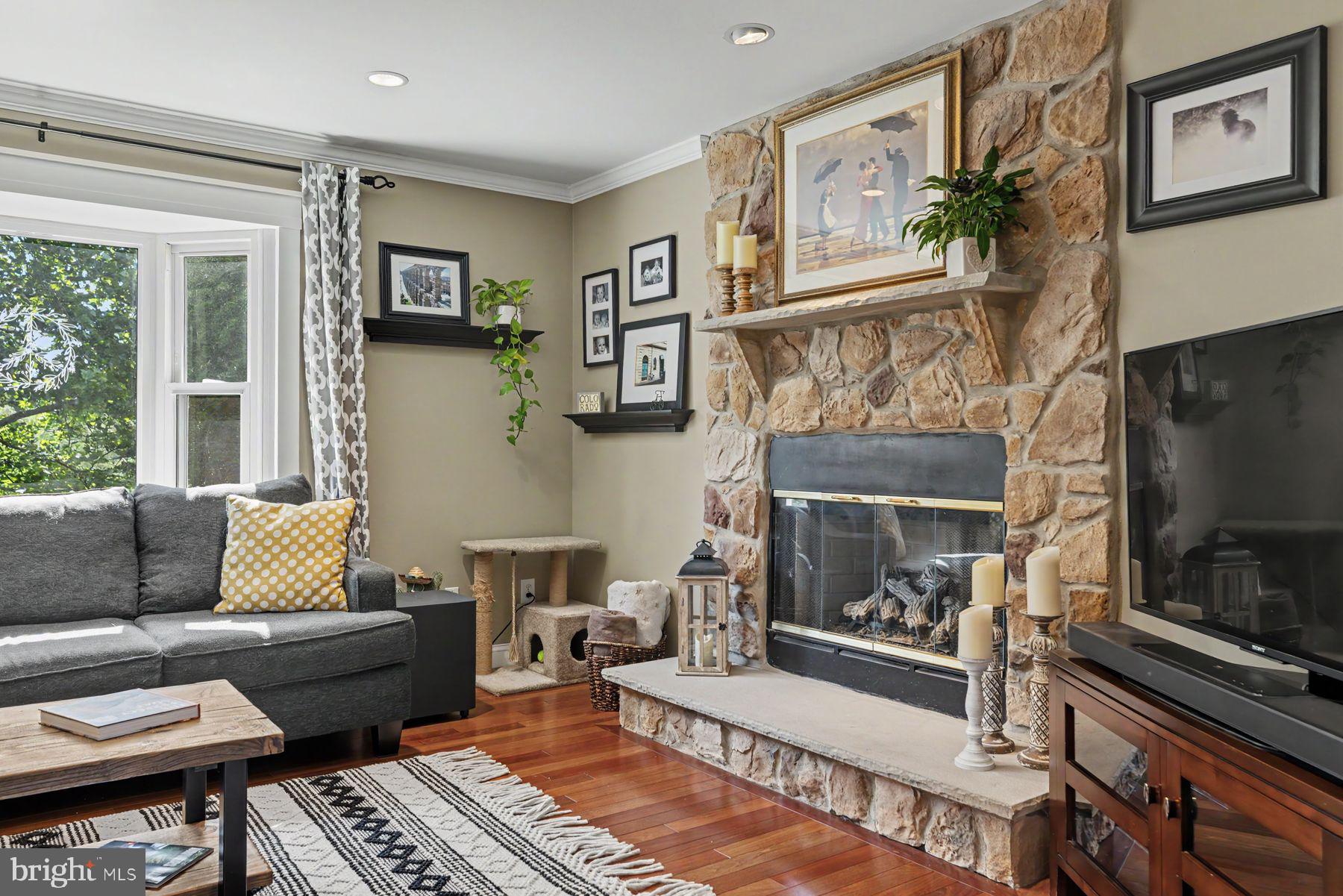 MAPLE KNOLL - Residential