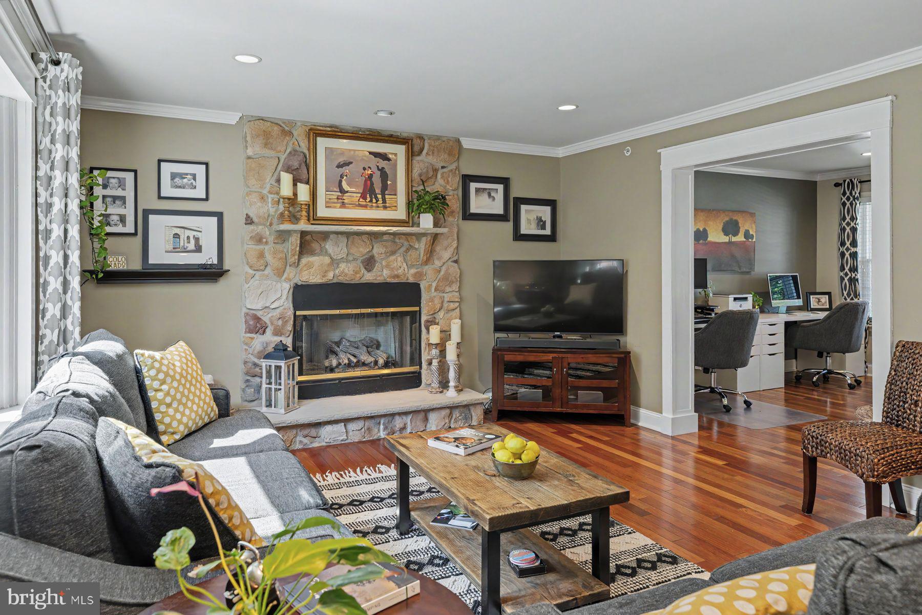 MAPLE KNOLL - Residential