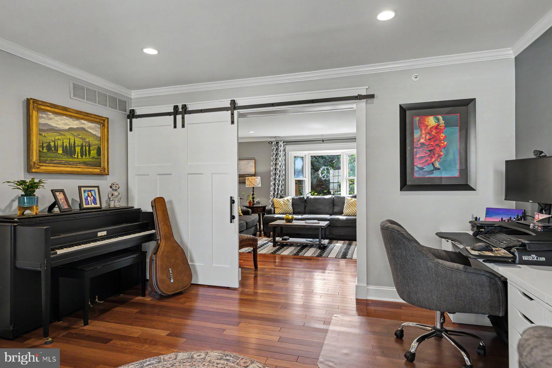 MAPLE KNOLL - Residential