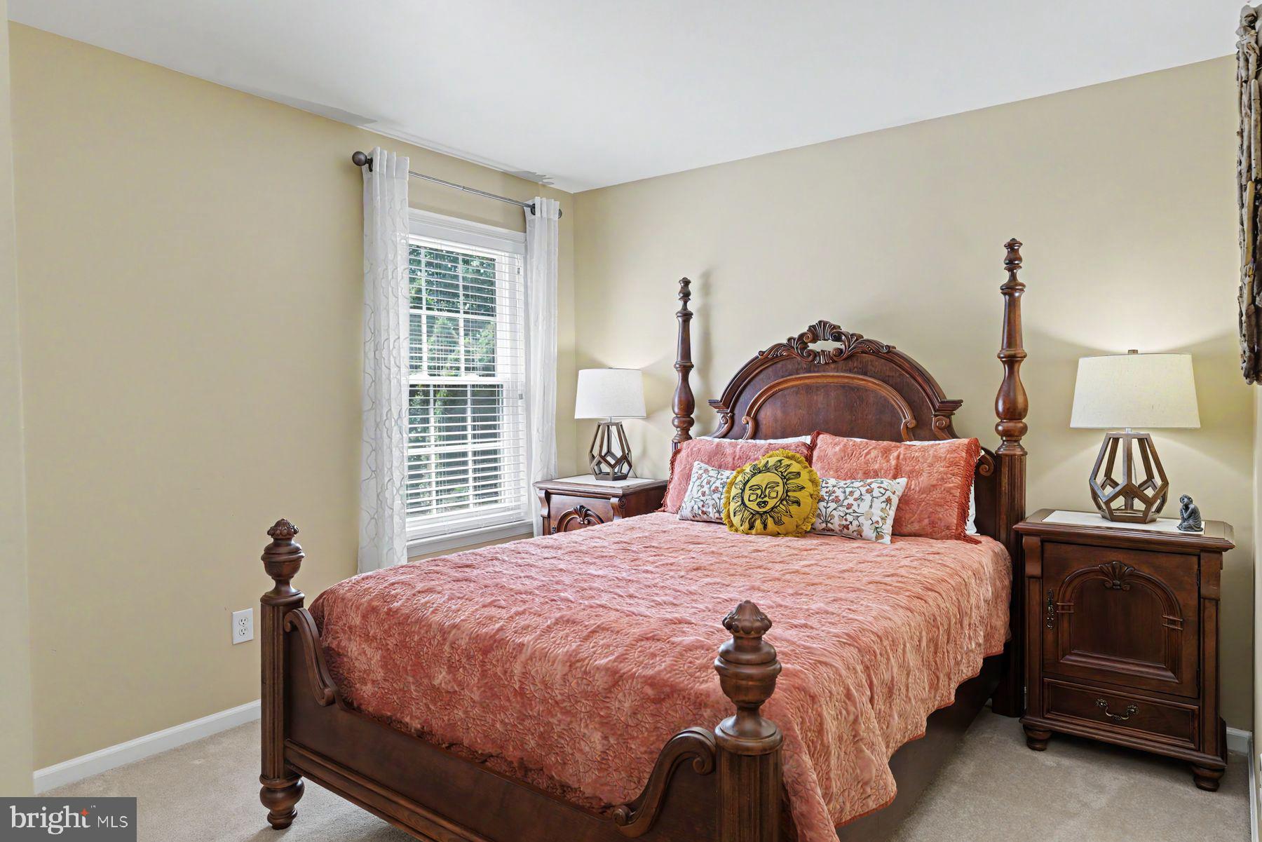 MAPLE KNOLL - Residential