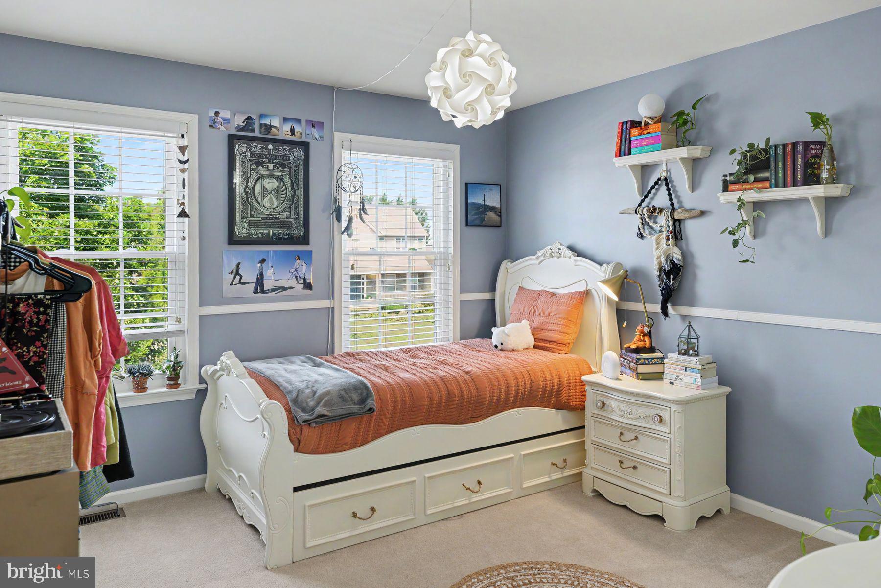 MAPLE KNOLL - Residential