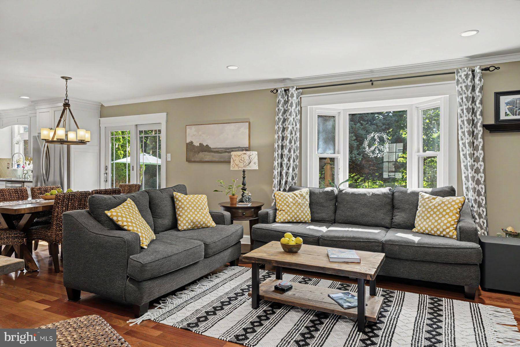 MAPLE KNOLL - Residential