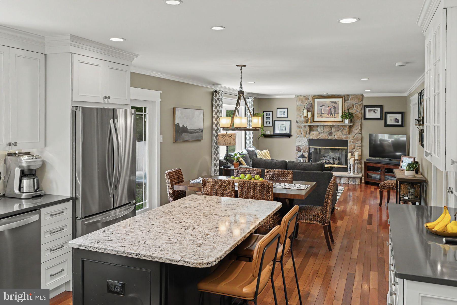 MAPLE KNOLL - Residential