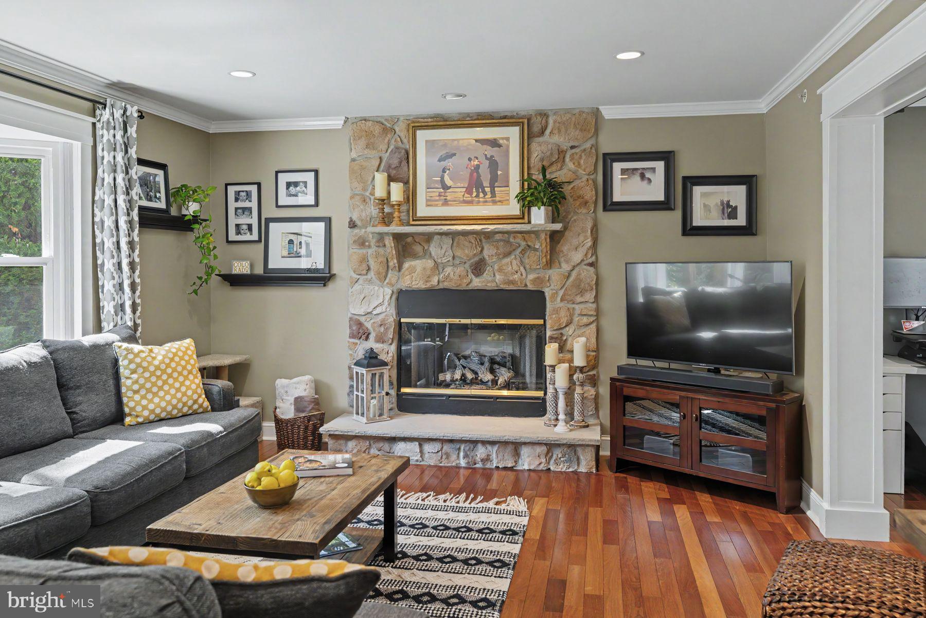 MAPLE KNOLL - Residential