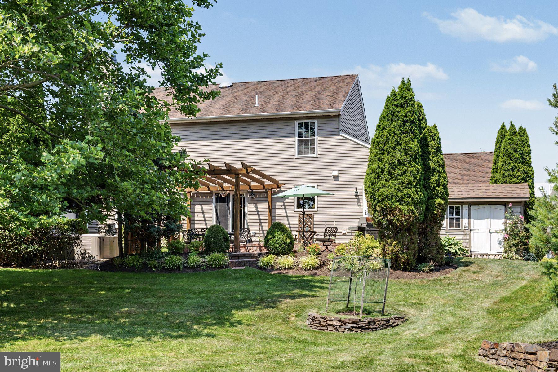 MAPLE KNOLL - Residential
