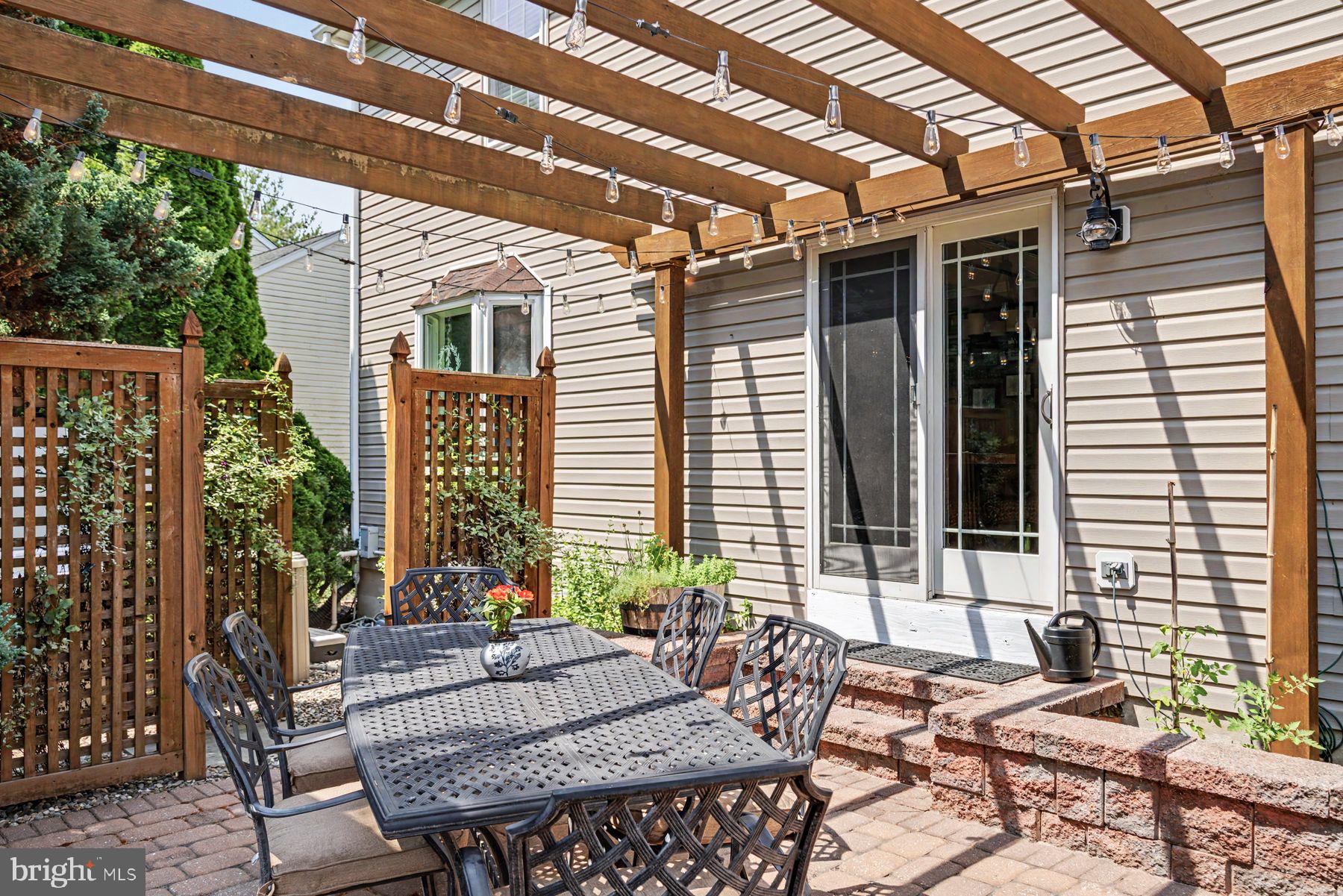 MAPLE KNOLL - Residential