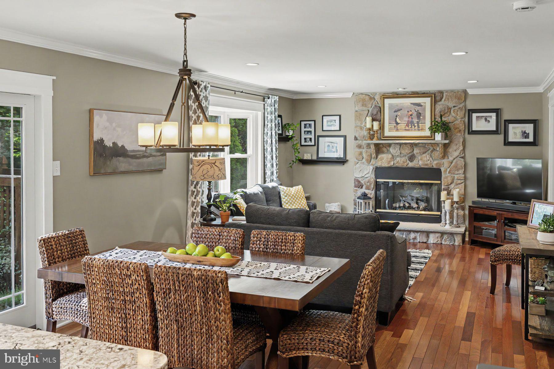 MAPLE KNOLL - Residential