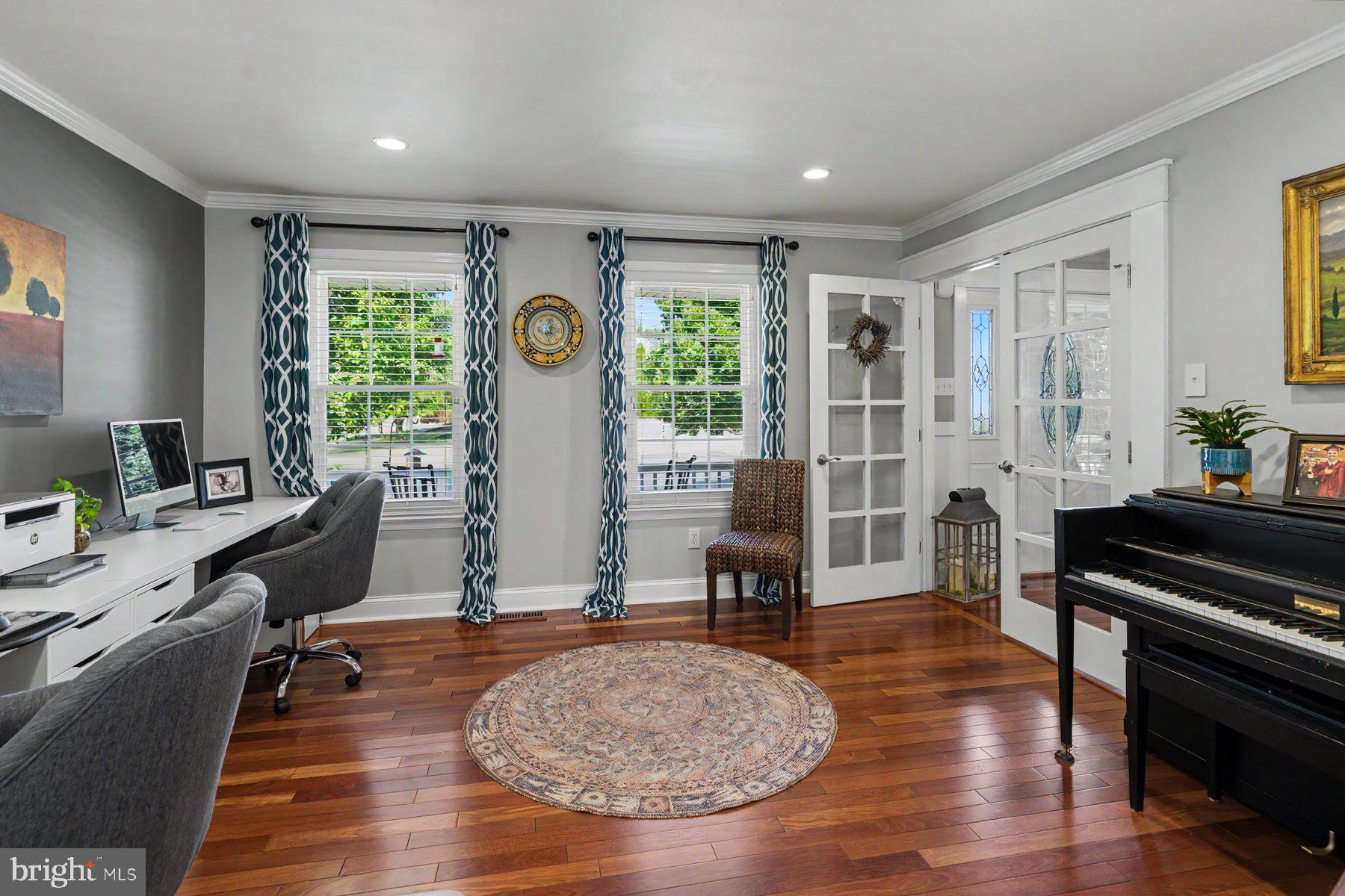MAPLE KNOLL - Residential