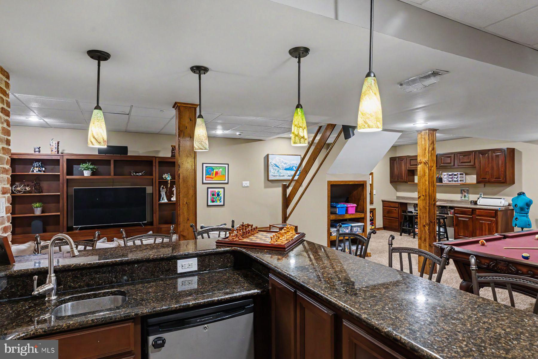 MAPLE KNOLL - Residential