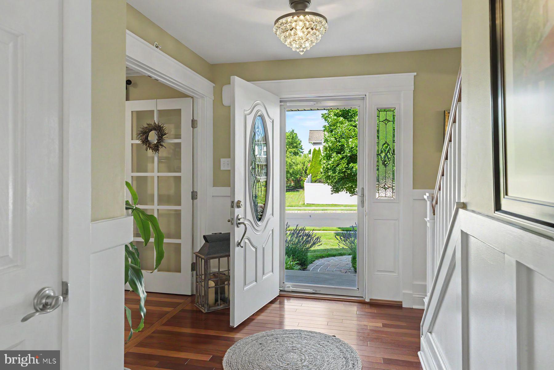 MAPLE KNOLL - Residential