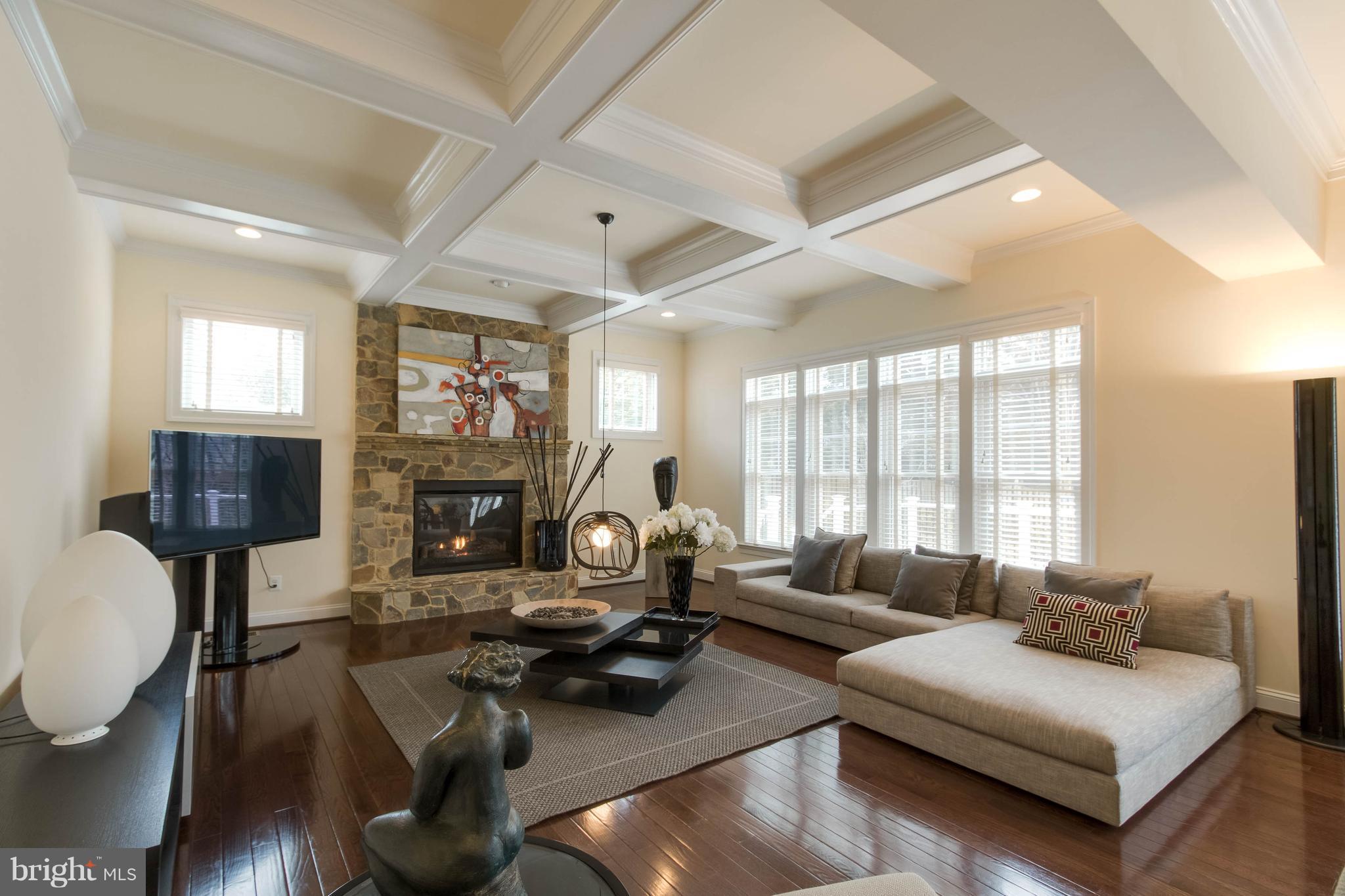 WOLF TRAP DOWNS - Residential