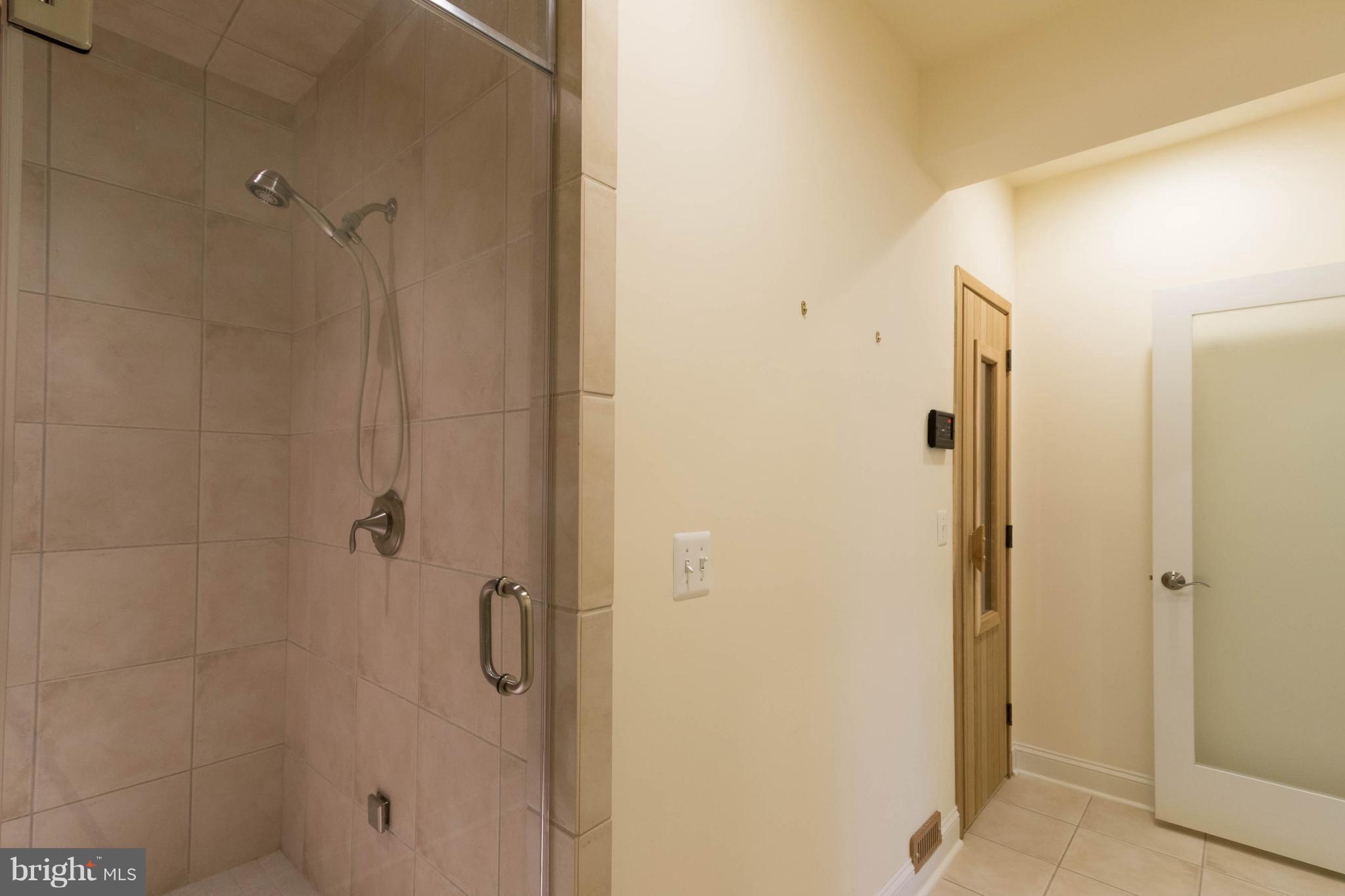 WOLF TRAP DOWNS - Residential